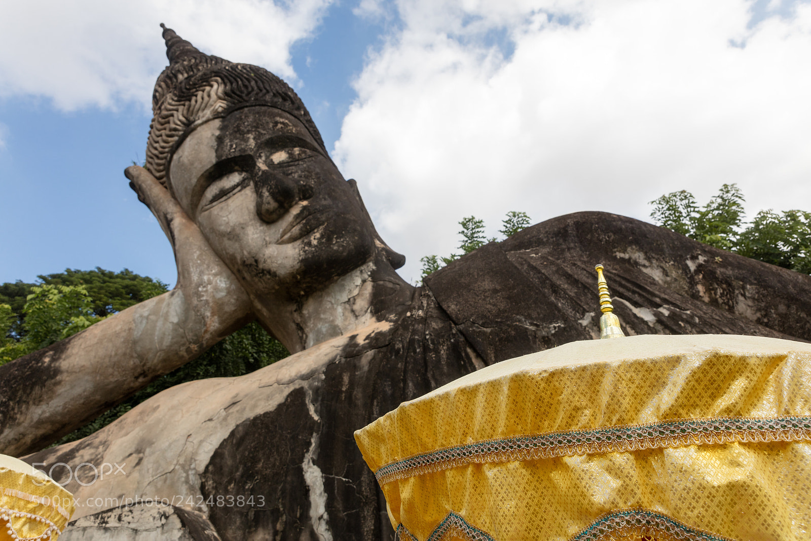 Canon EOS 5DS R sample photo. Wat xieng khuan buddha photography