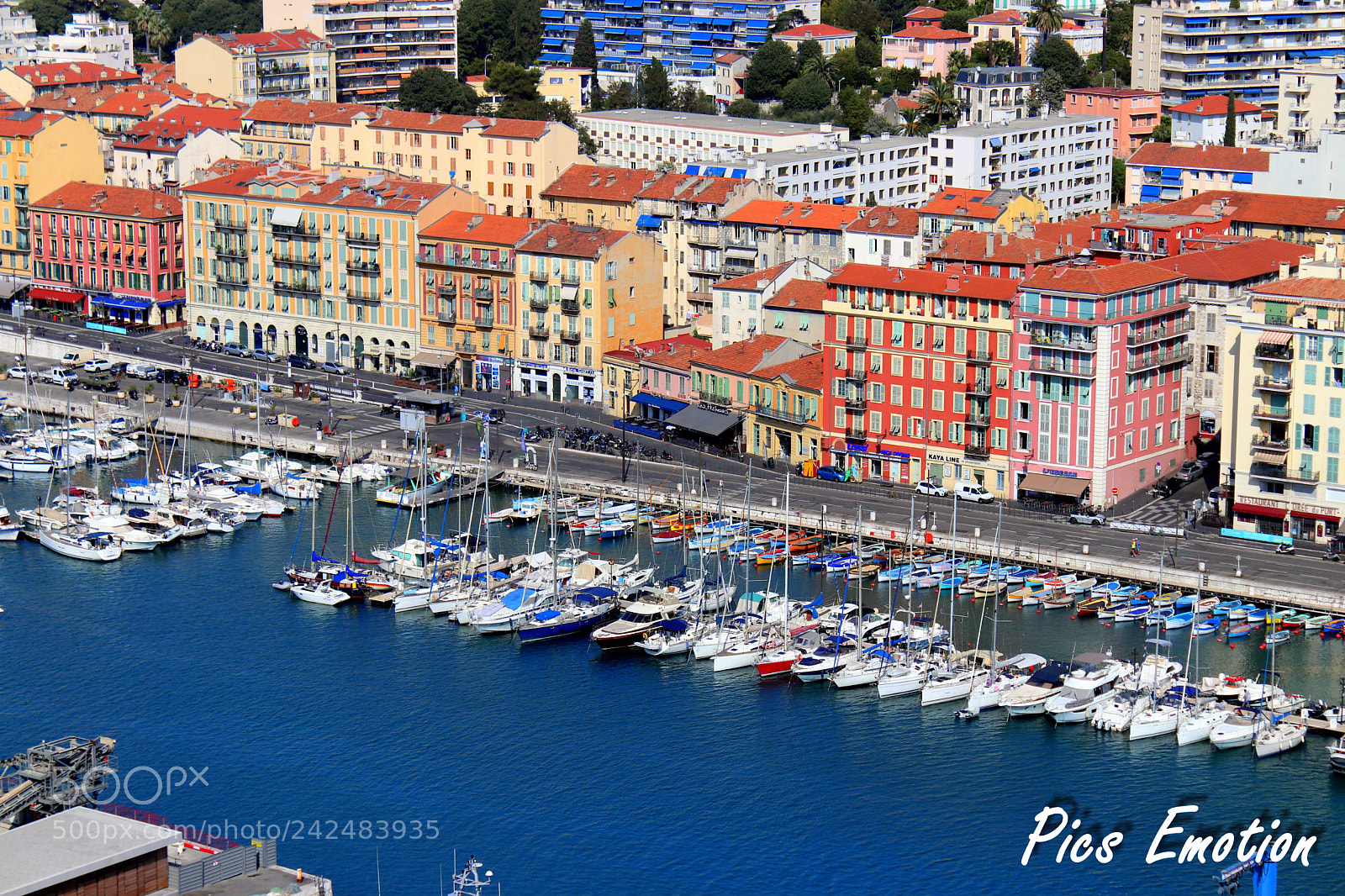Canon EOS 77D (EOS 9000D / EOS 770D) sample photo. Nice cote d'azur harbour photography