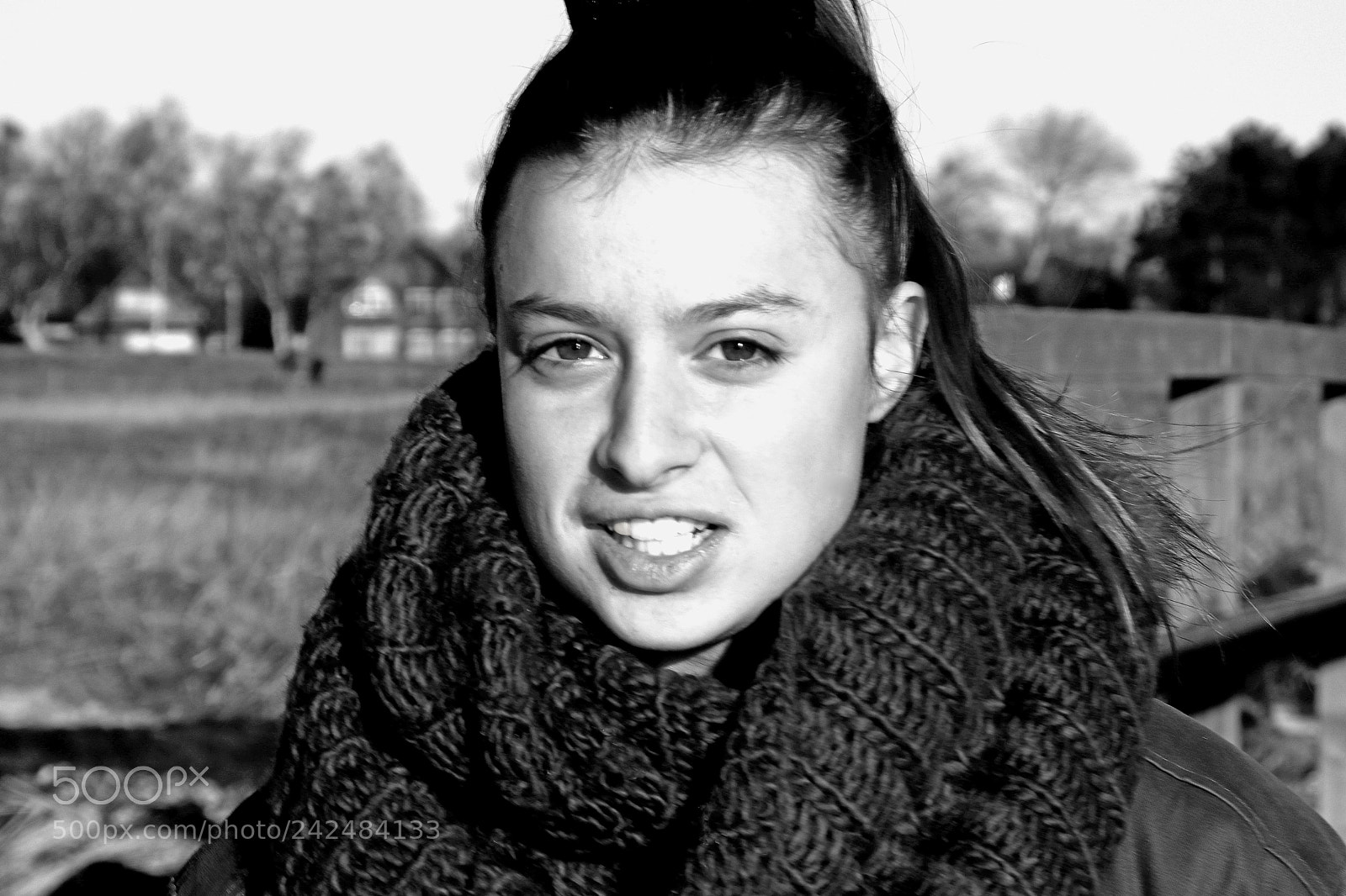 Canon EOS 77D (EOS 9000D / EOS 770D) sample photo. Maria on bridge mono photography