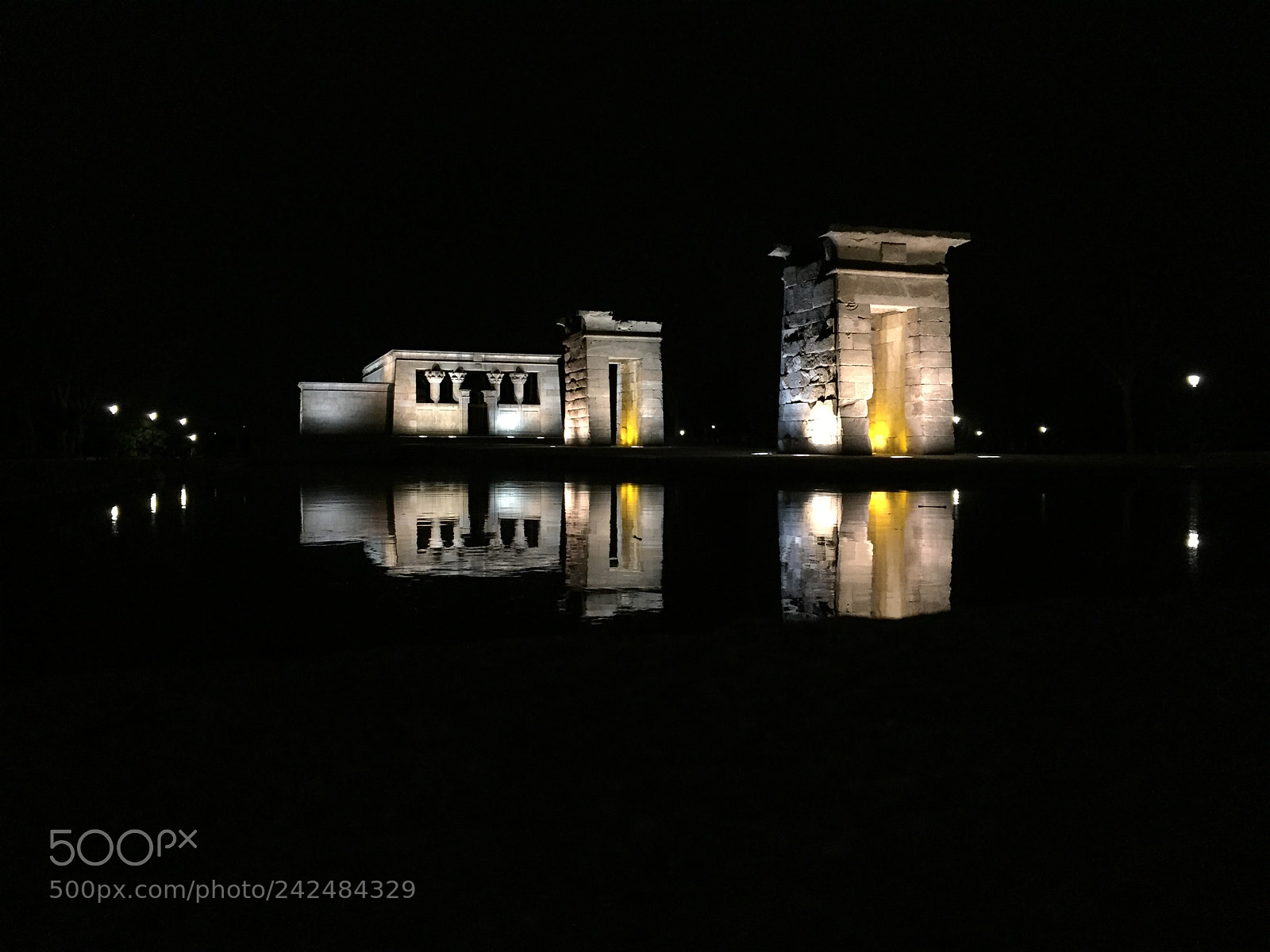 Apple iPhone 6 sample photo. Quiet night in madrid photography