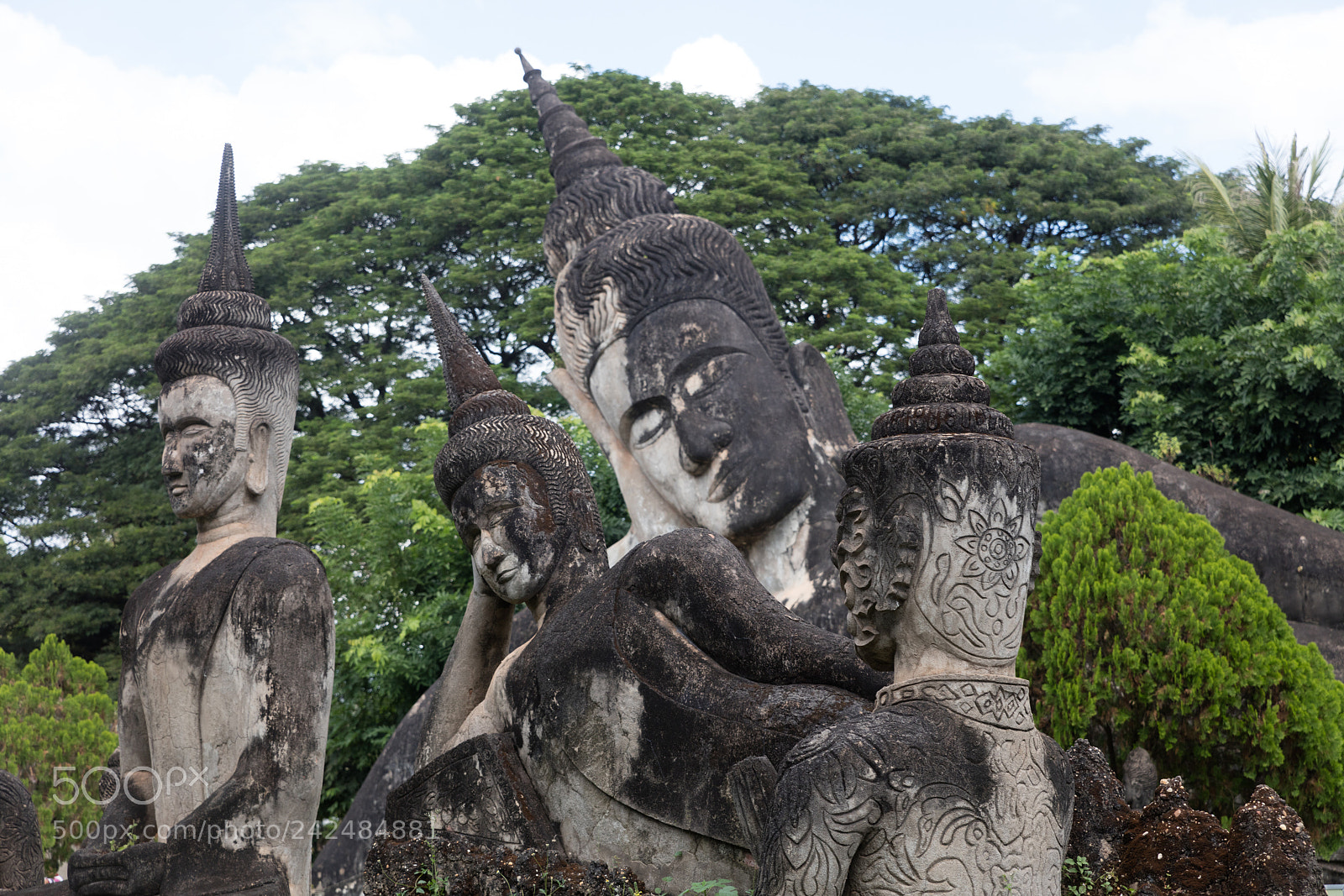 Canon EOS 5DS R sample photo. Wat xieng khuan buddha photography
