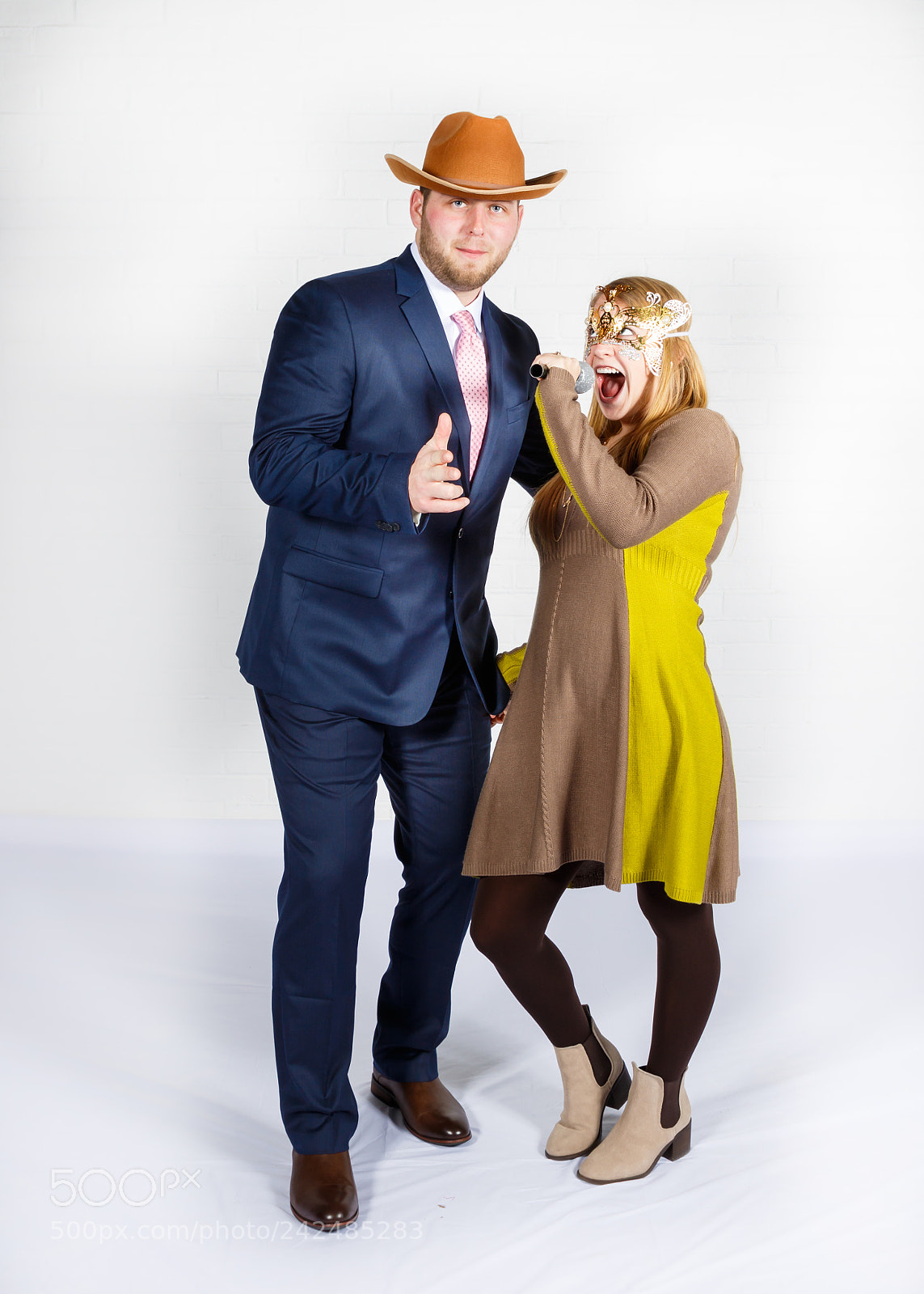 Canon EOS 7D Mark II sample photo. Fun couple - cosplay photography