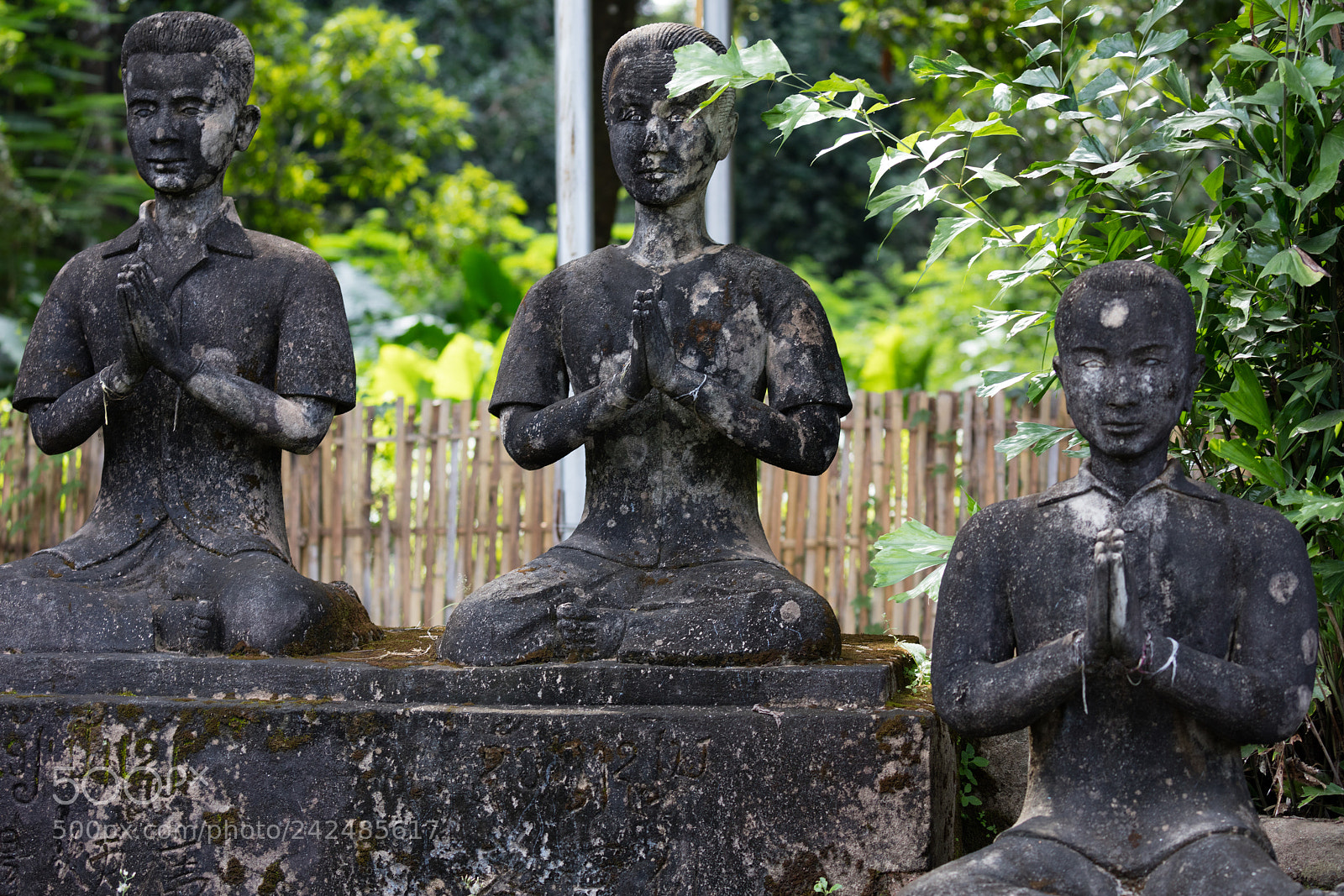 Canon EOS 5DS R sample photo. Wat xieng khuan buddha photography