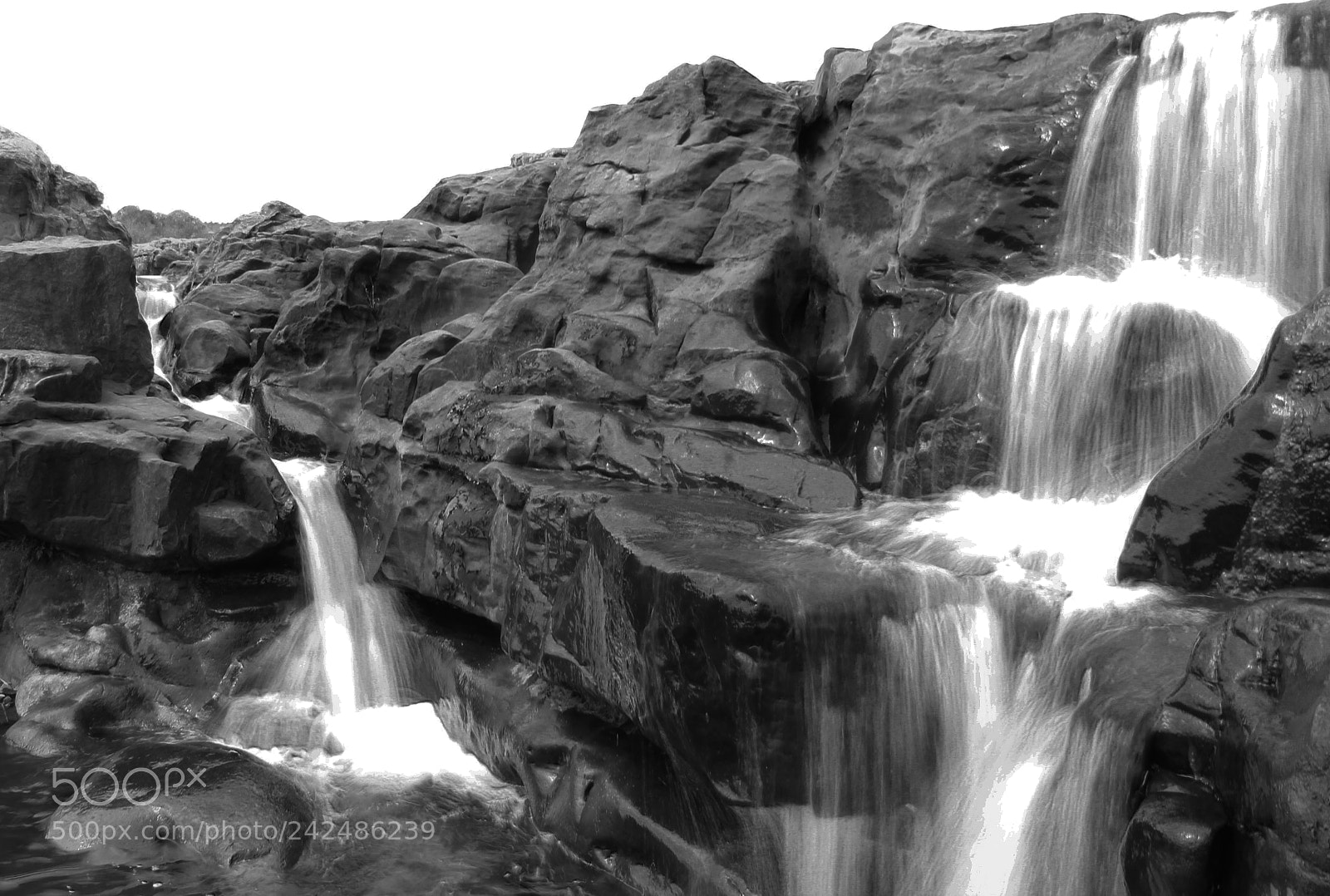 Canon EOS 1300D (EOS Rebel T6 / EOS Kiss X80) sample photo. When water falls photography