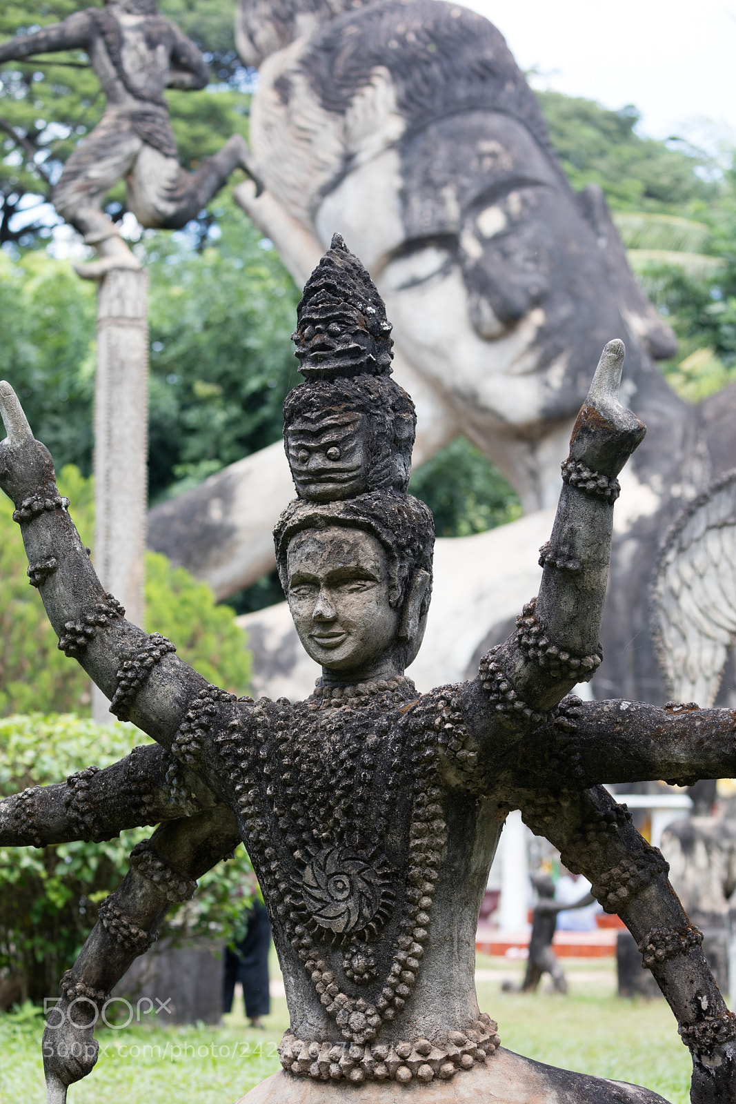 Canon EOS 5DS R sample photo. Wat xieng khuan buddha photography