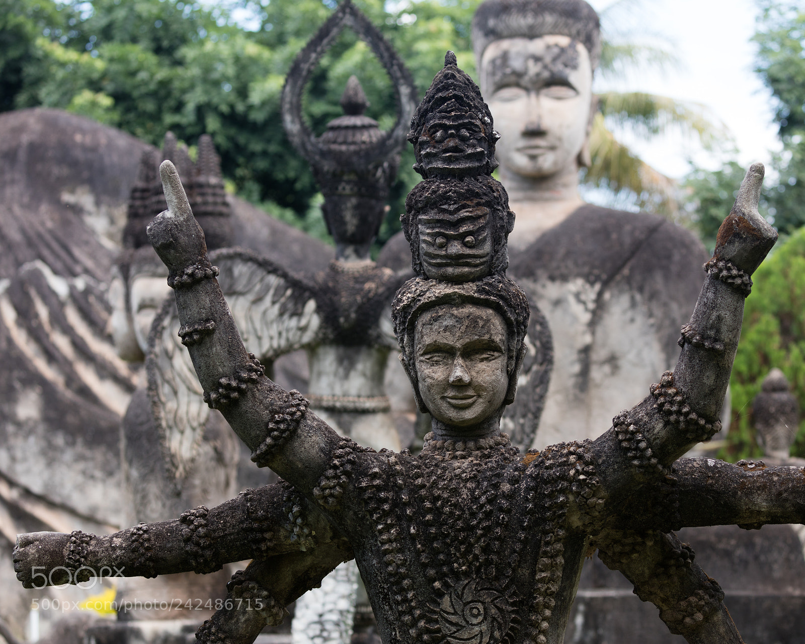Canon EOS 5DS R sample photo. Wat xieng khuan buddha photography