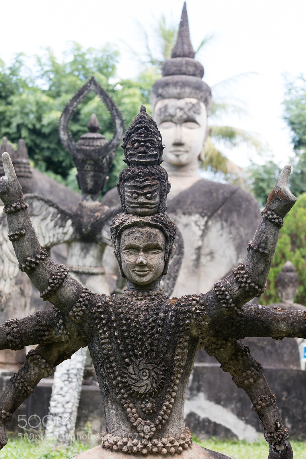 Canon EOS 5DS R sample photo. Wat xieng khuan buddha photography