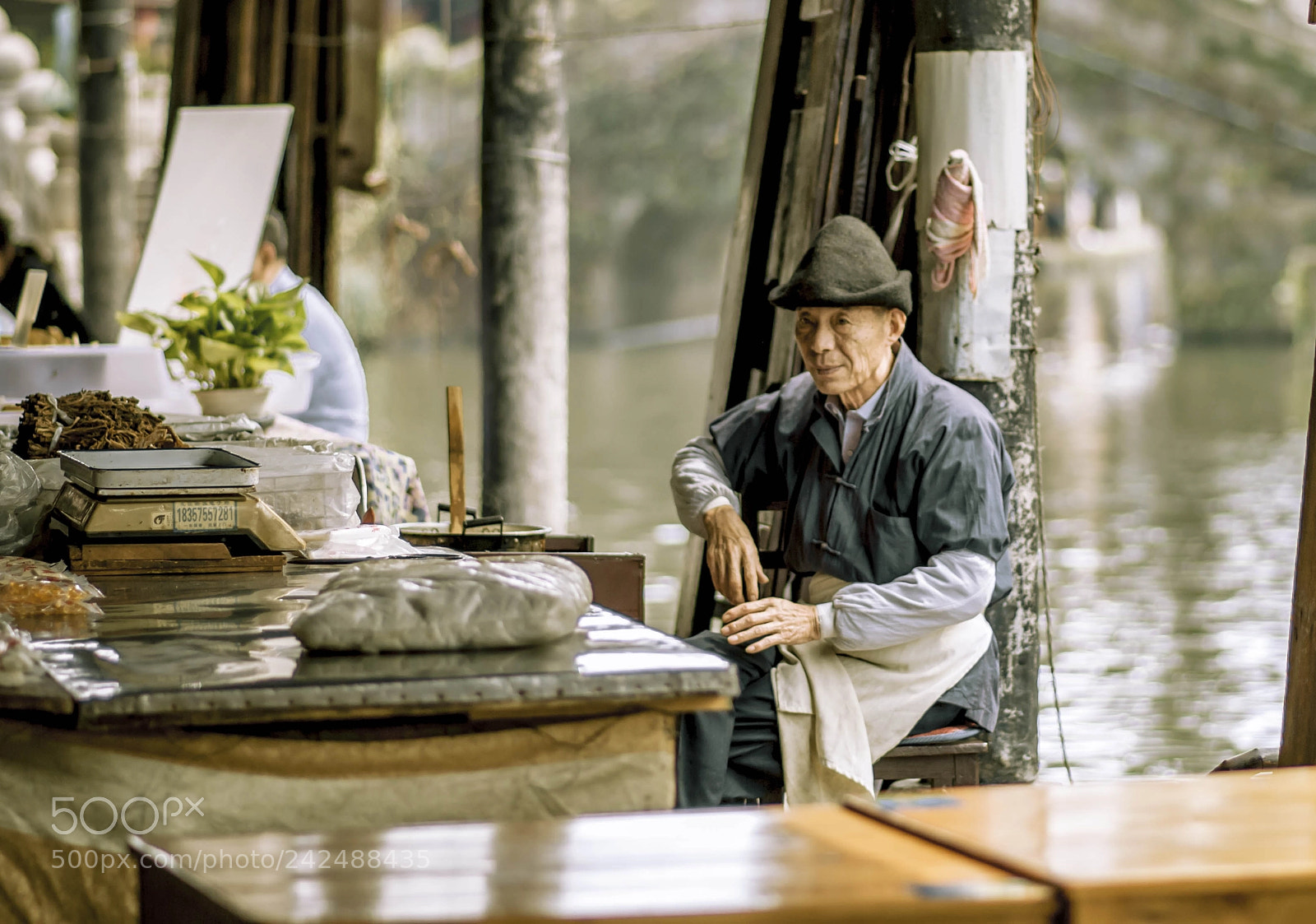 Nikon D3000 sample photo. 卖东西的老人家 photography