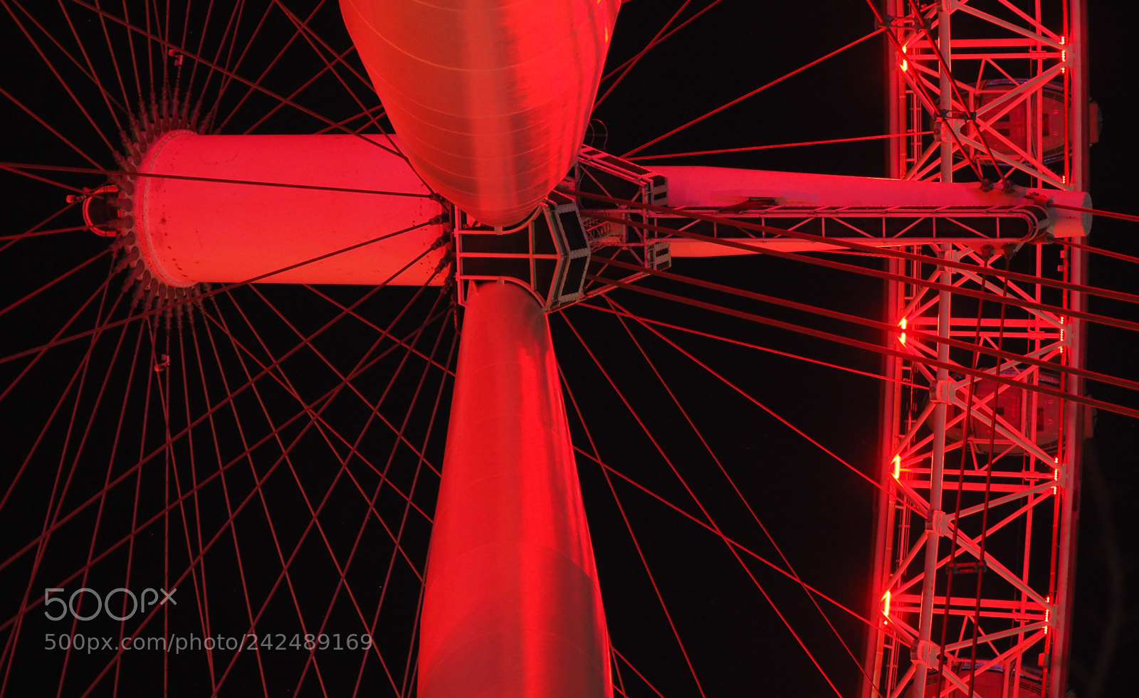 Olympus PEN E-PL8 sample photo. The london eye. night photography
