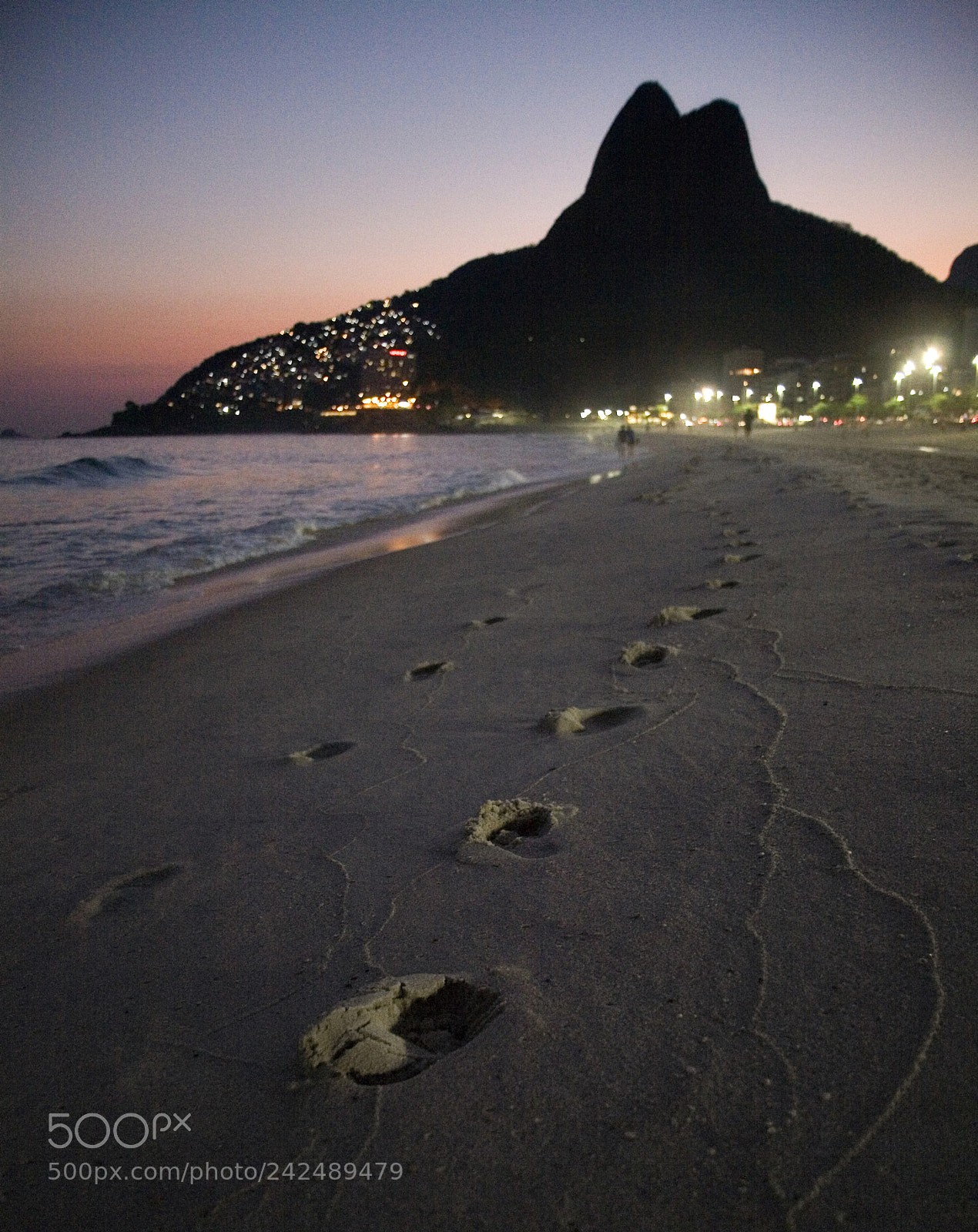 Canon EOS 5D sample photo. Footsteps in ipanema. photography