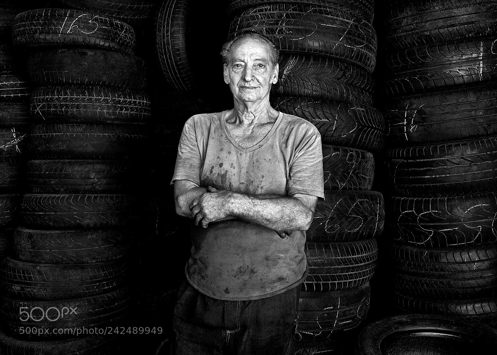 Canon EOS 5D sample photo. Fernando. tire repairer. photography