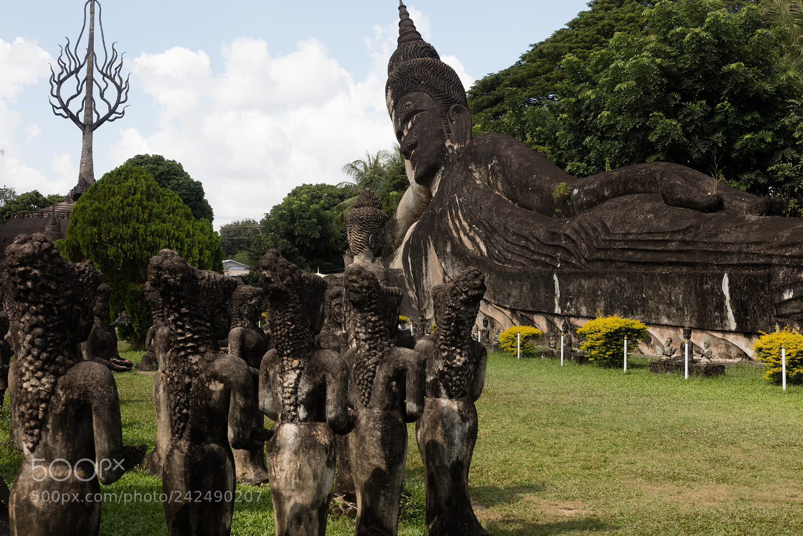 Canon EOS 5DS R sample photo. Wat xieng khuan buddha photography
