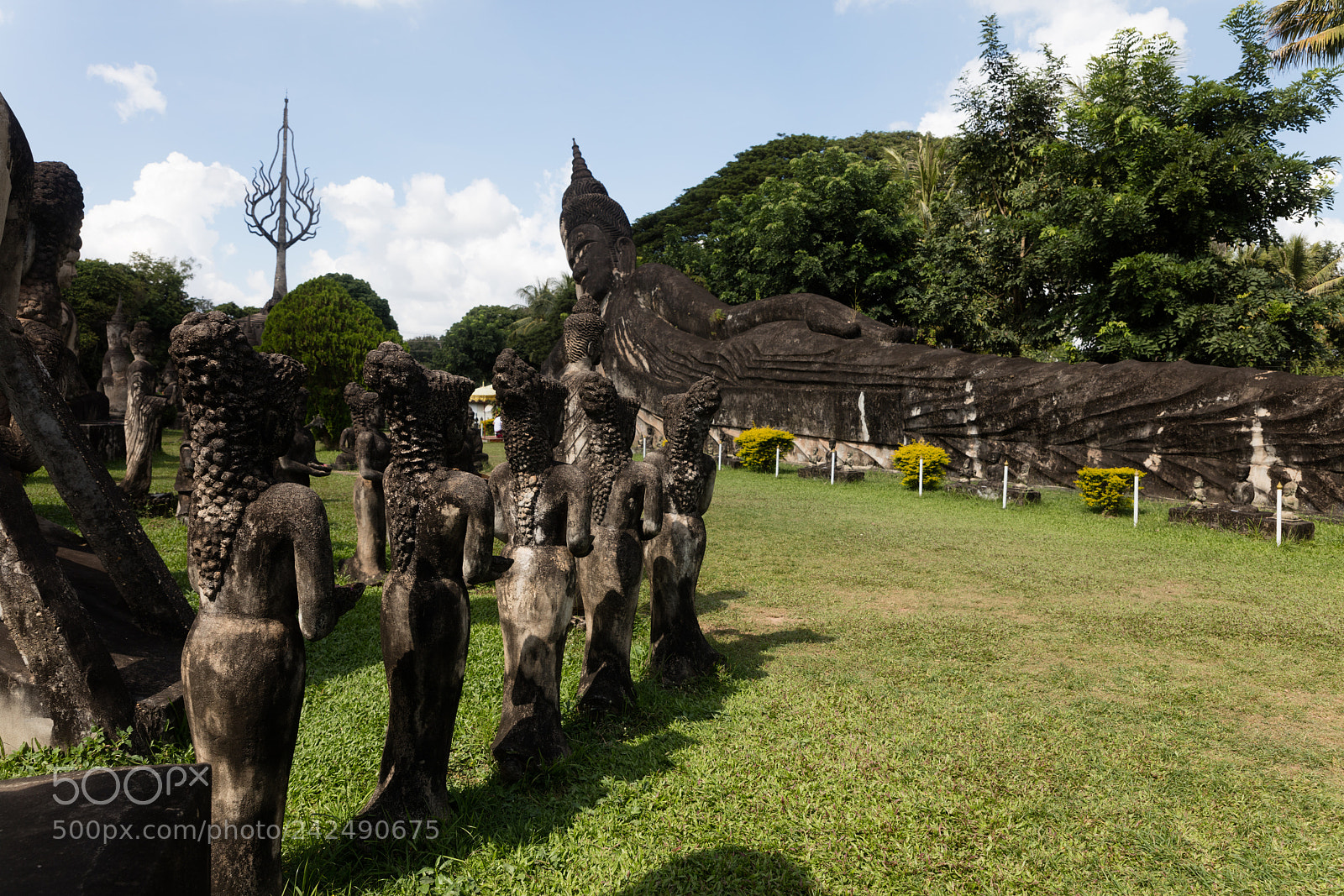 Canon EOS 5DS R sample photo. Wat xieng khuan buddha photography