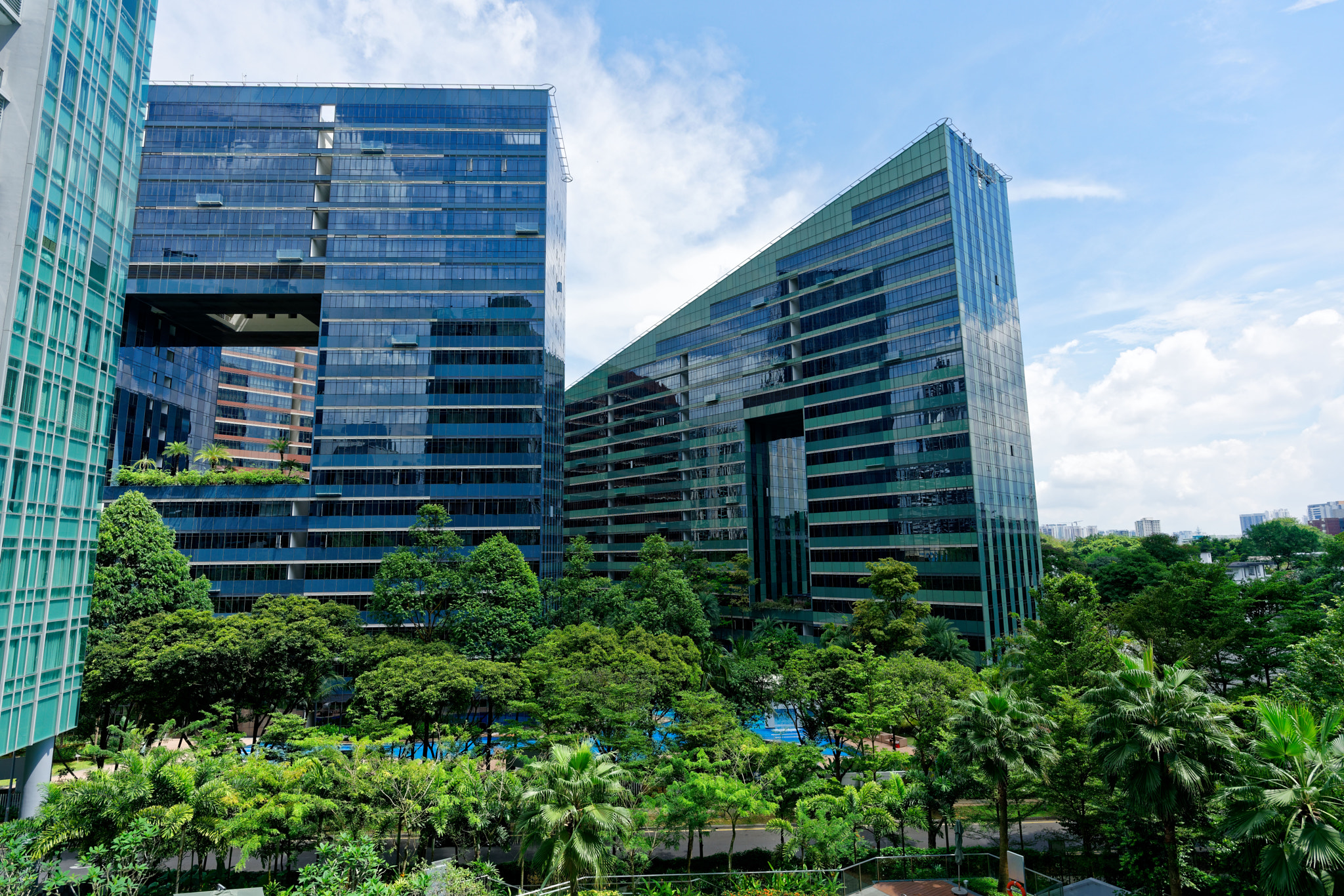 ZEISS Batis 18mm F2.8 sample photo. Office park photography