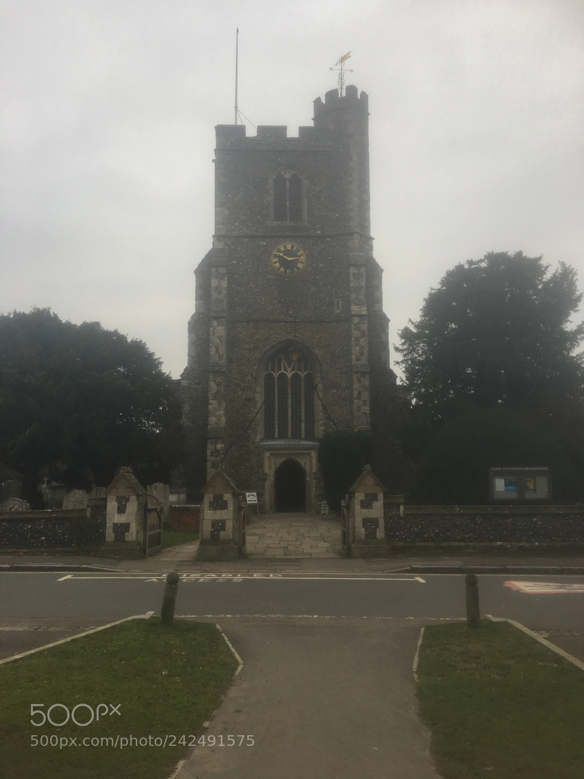 Apple iPhone 6s Plus sample photo. The broxbourne church. what photography