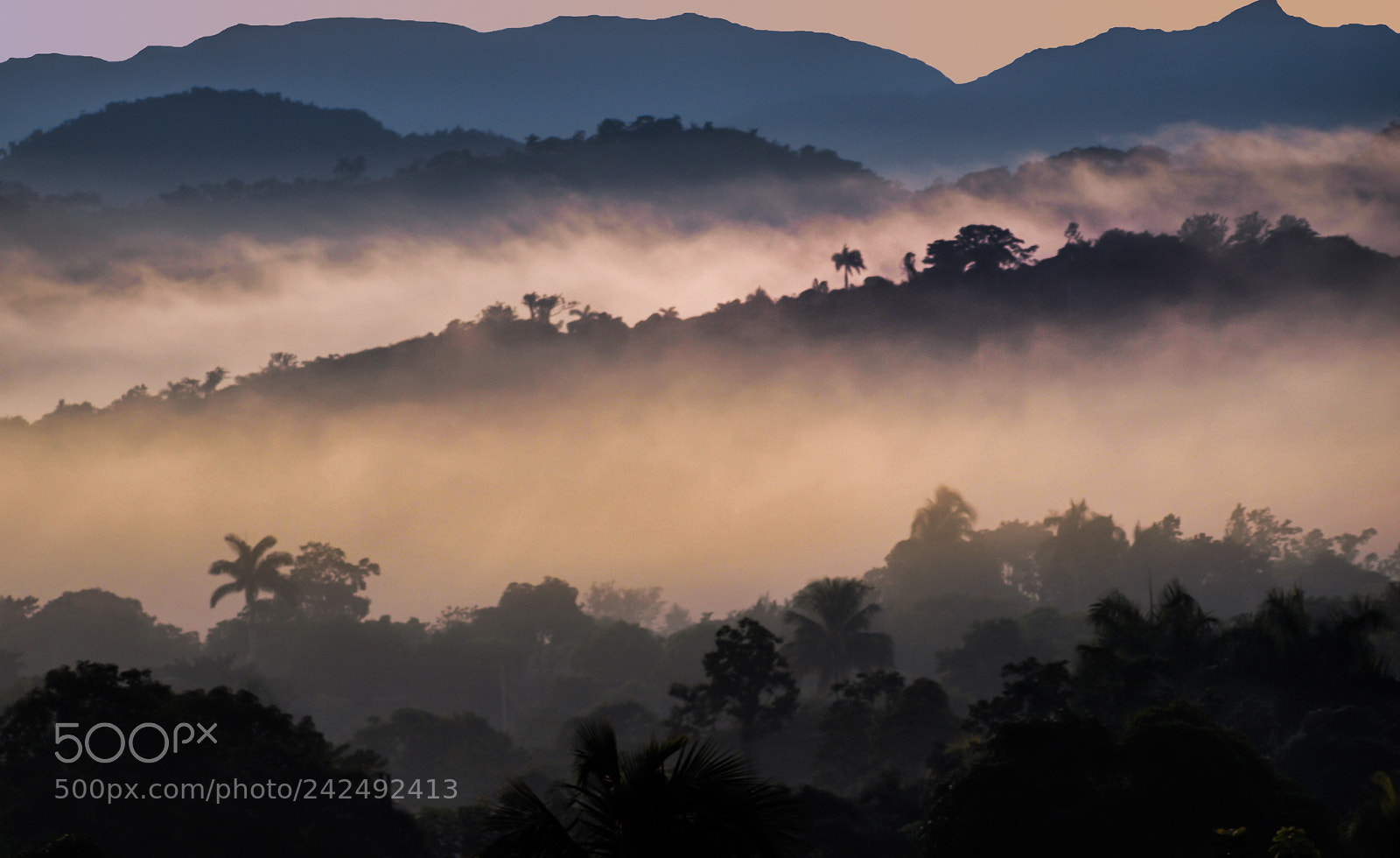 Olympus E-620 (EVOLT E-620) sample photo. Sunrise in sierra maestra photography