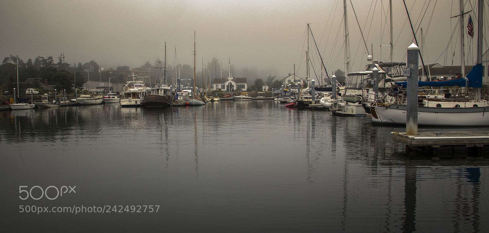 Canon EOS 550D (EOS Rebel T2i / EOS Kiss X4) sample photo. Hudson point marina photography