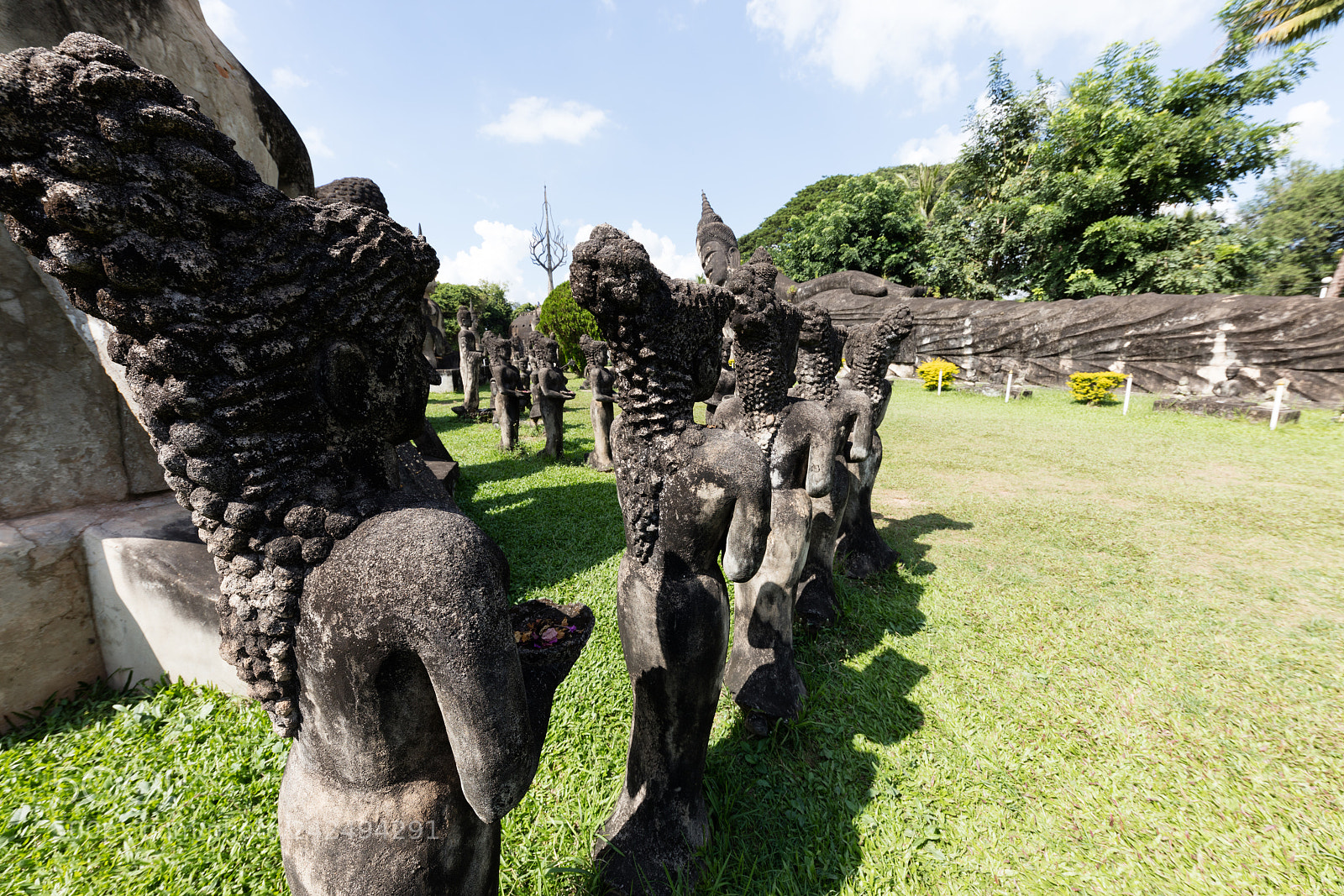 Canon EOS 5DS R sample photo. Wat xieng khuan buddha photography