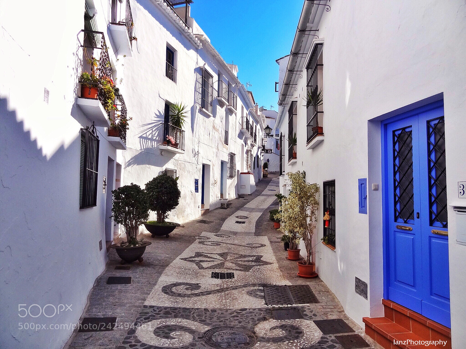 Sony Cyber-shot DSC-HX9V sample photo. Frigiliana street view photography