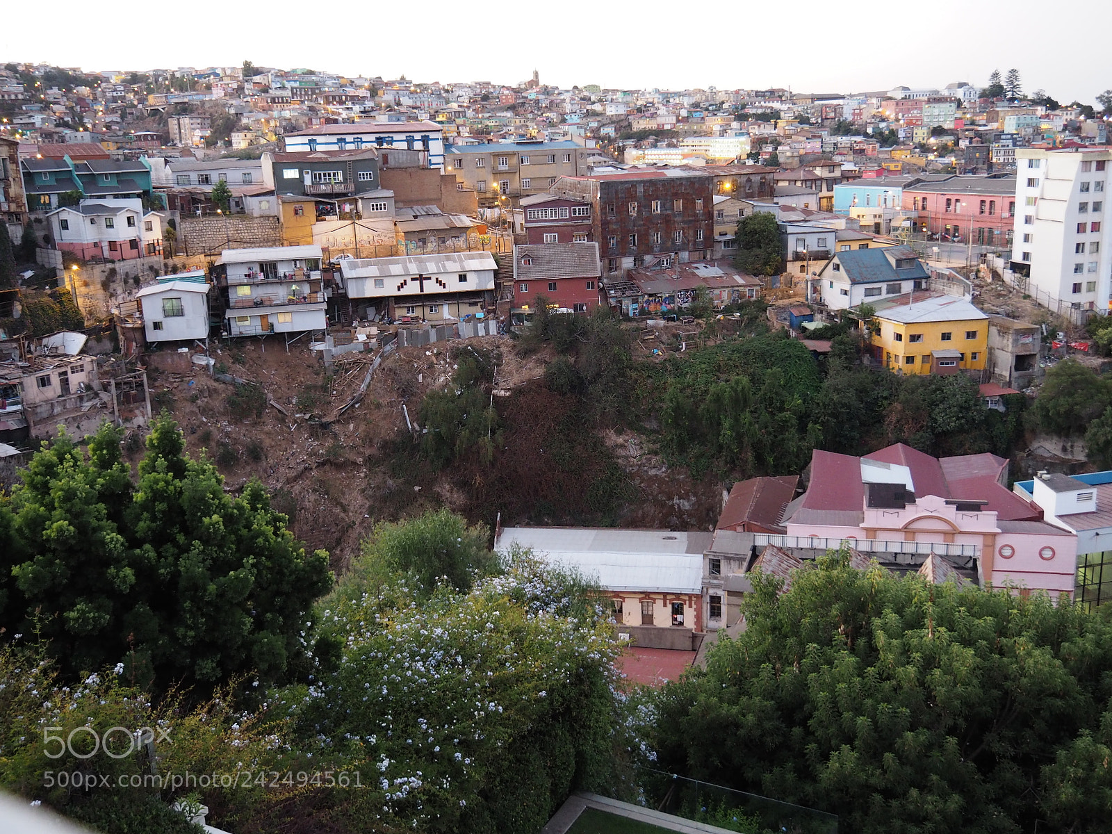 Olympus OM-D E-M5 II sample photo. Valparaiso view #1 photography