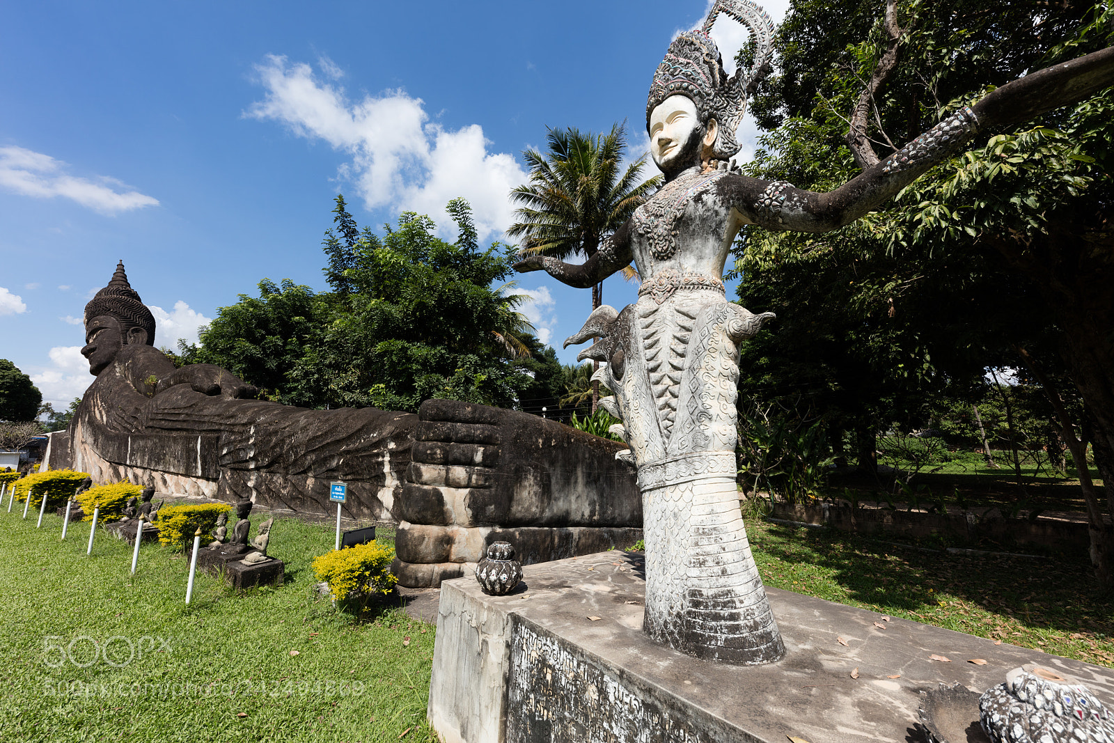 Canon EOS 5DS R sample photo. Wat xieng khuan buddha photography