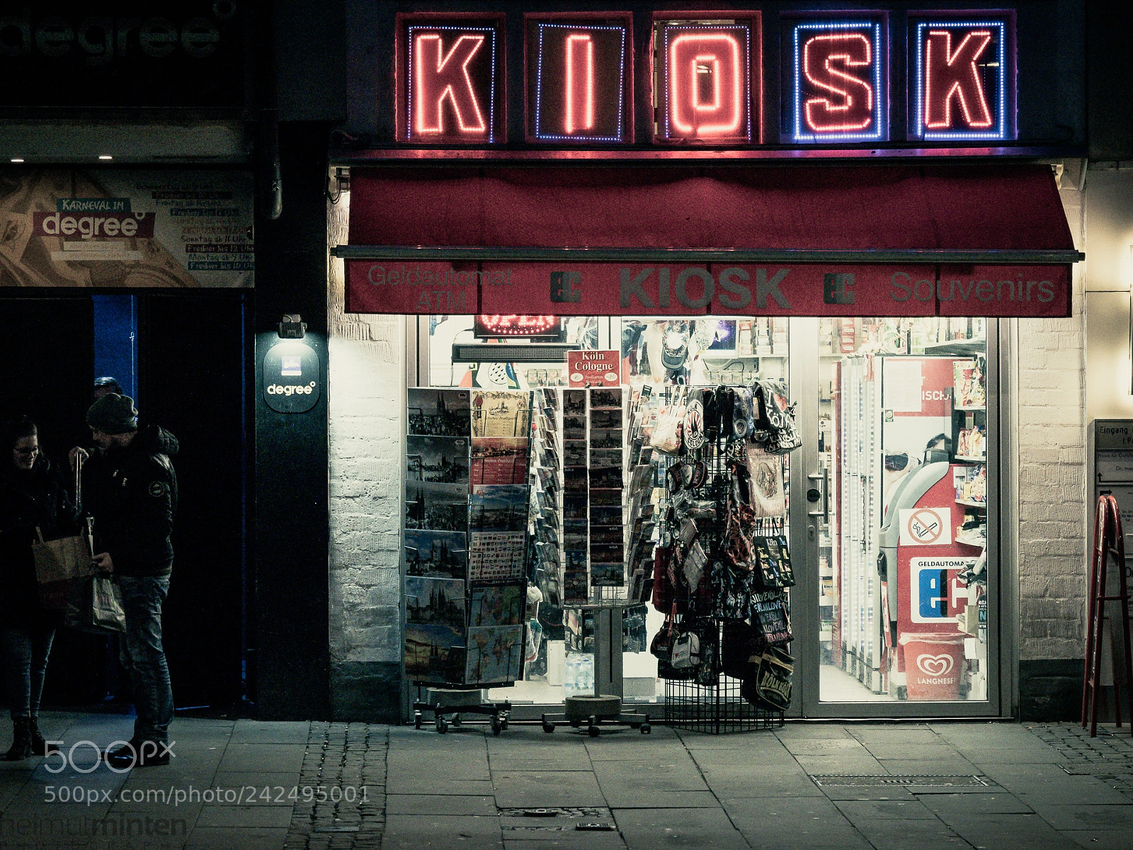 Olympus OM-D E-M1 Mark II sample photo. Where the streets have photography