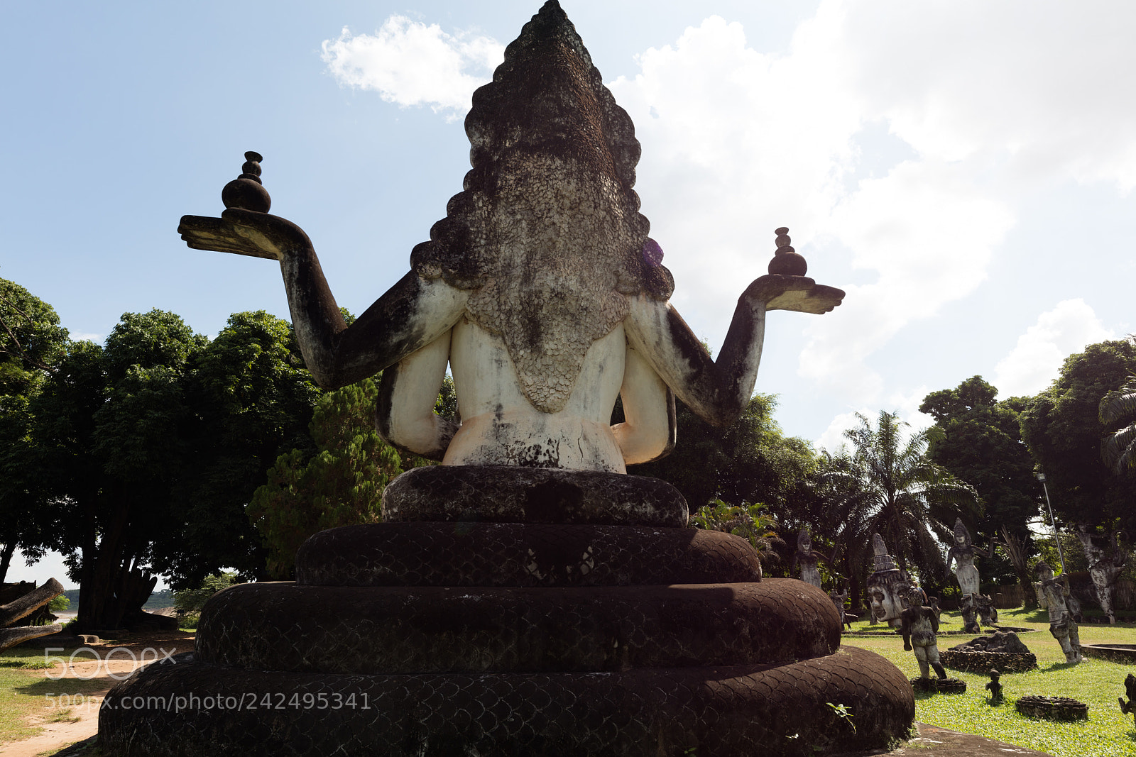 Canon EOS 5DS R sample photo. Wat xieng khuan buddha photography