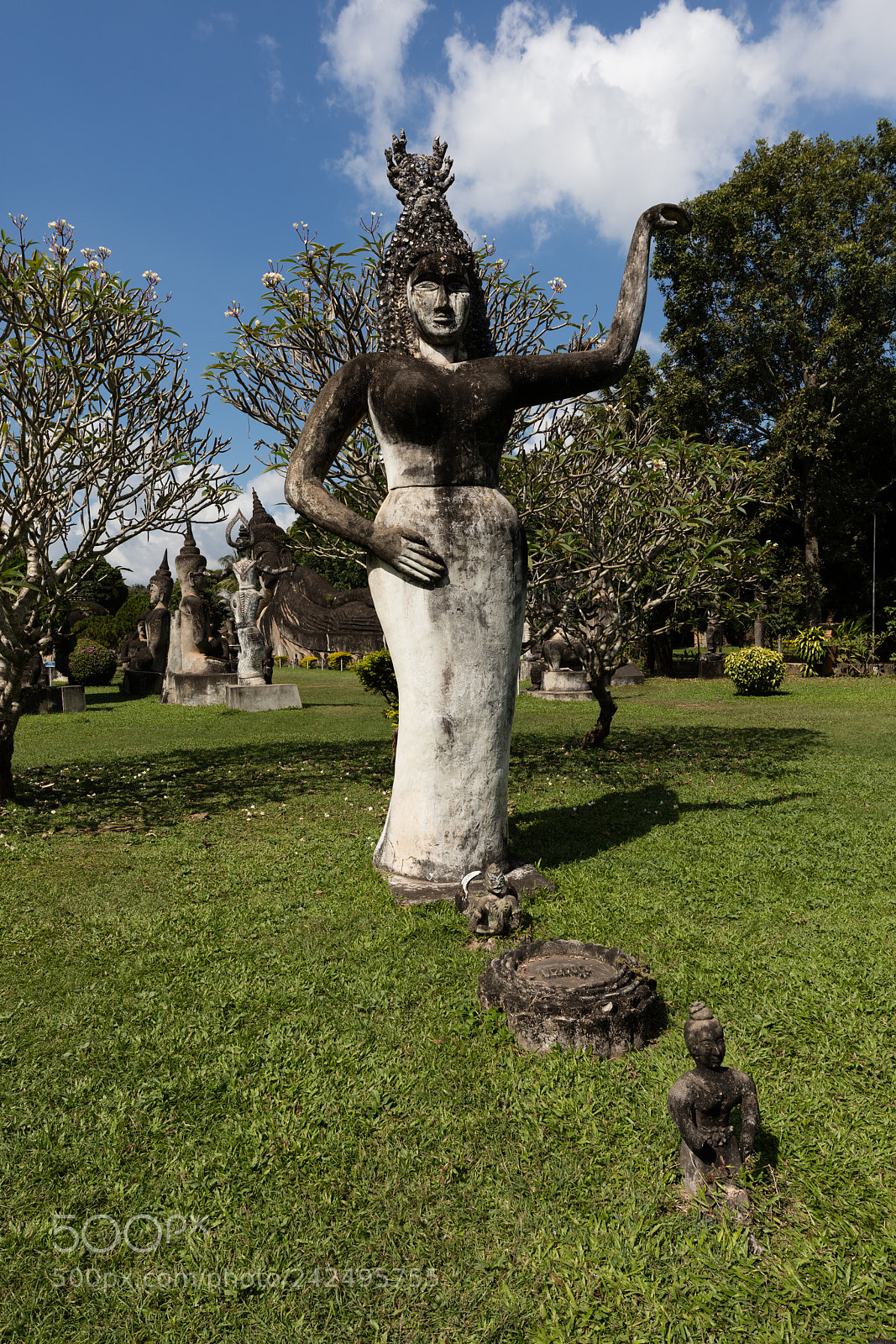 Canon EOS 5DS R sample photo. Wat xieng khuan buddha photography