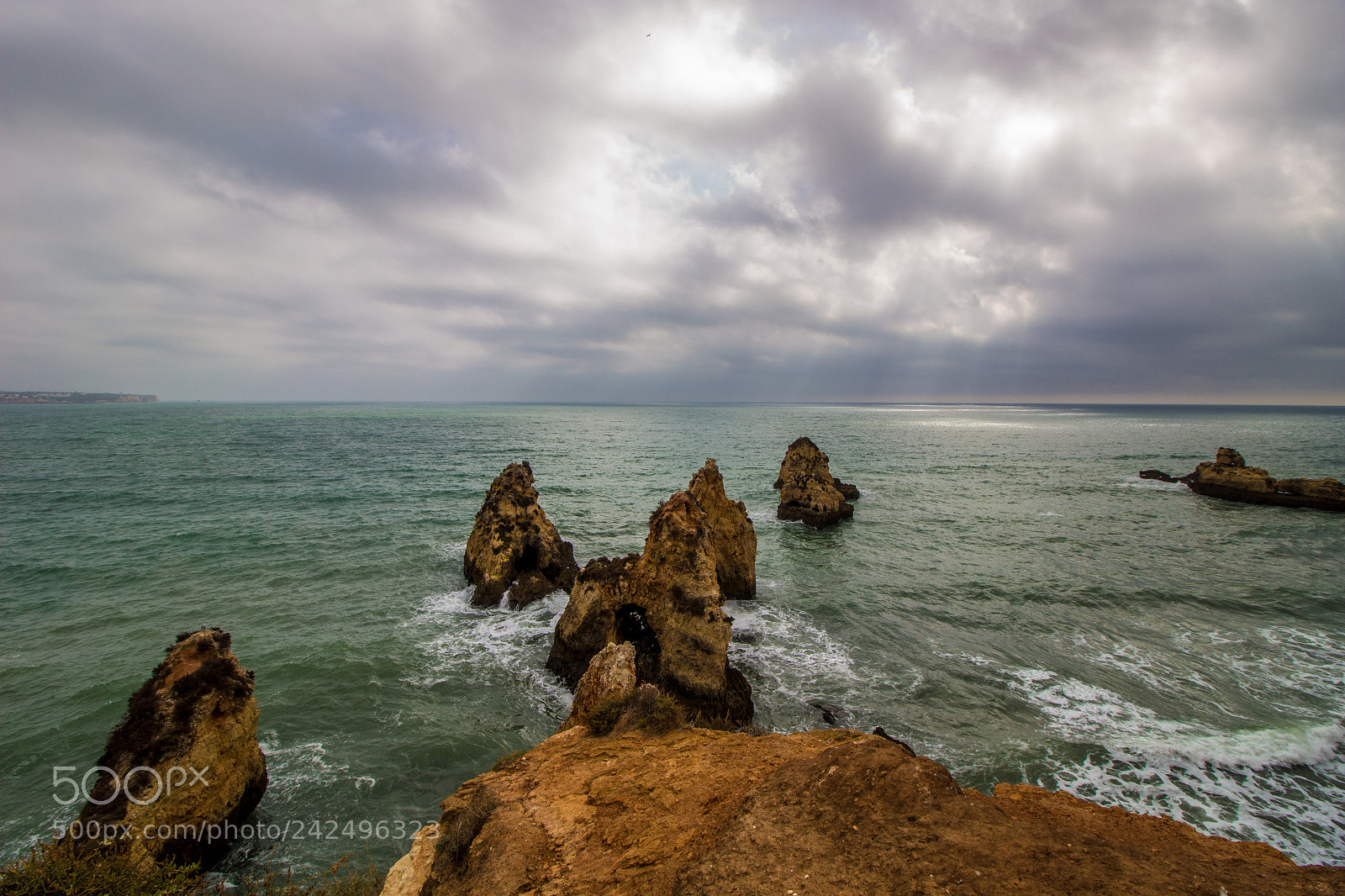 Canon EOS 100D (EOS Rebel SL1 / EOS Kiss X7) sample photo. Rocks in the ocean photography