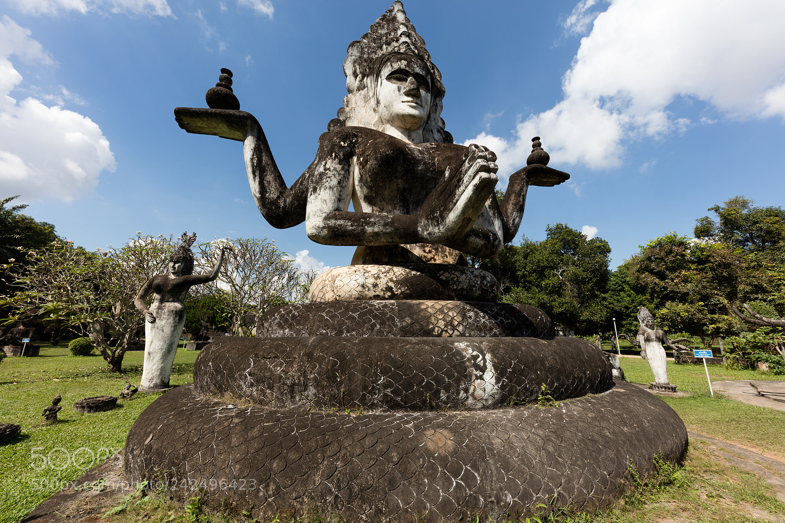 Canon EOS 5DS R sample photo. Wat xieng khuan buddha photography