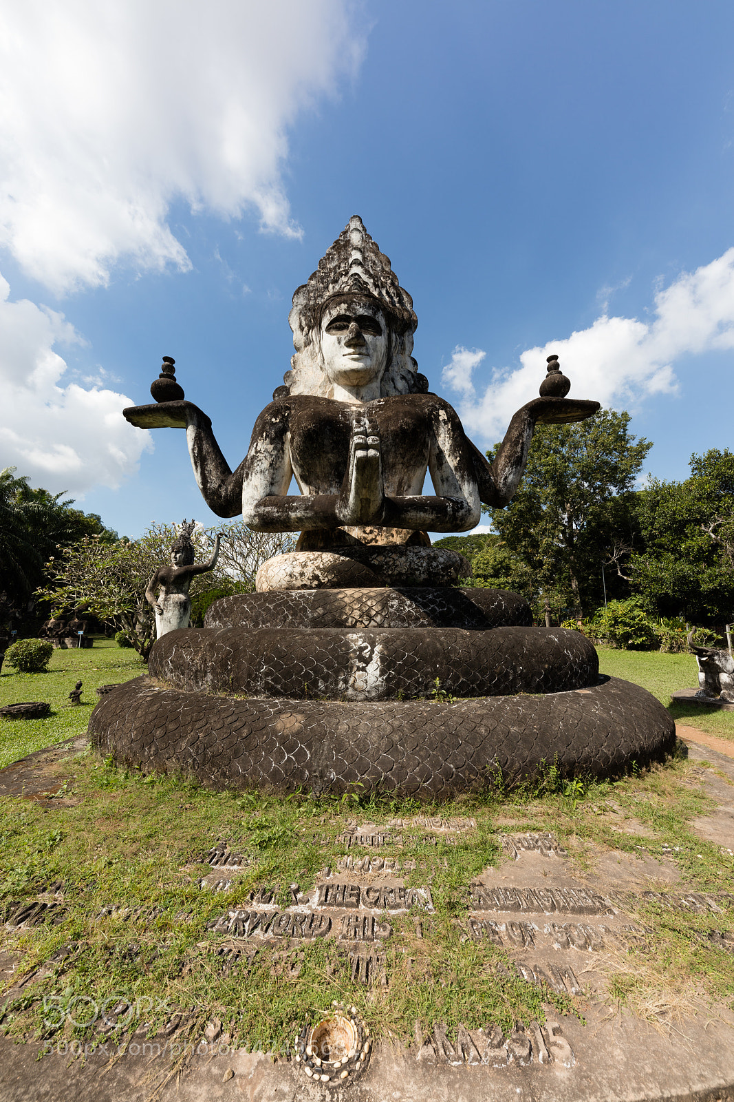 Canon EOS 5DS R sample photo. Wat xieng khuan buddha photography