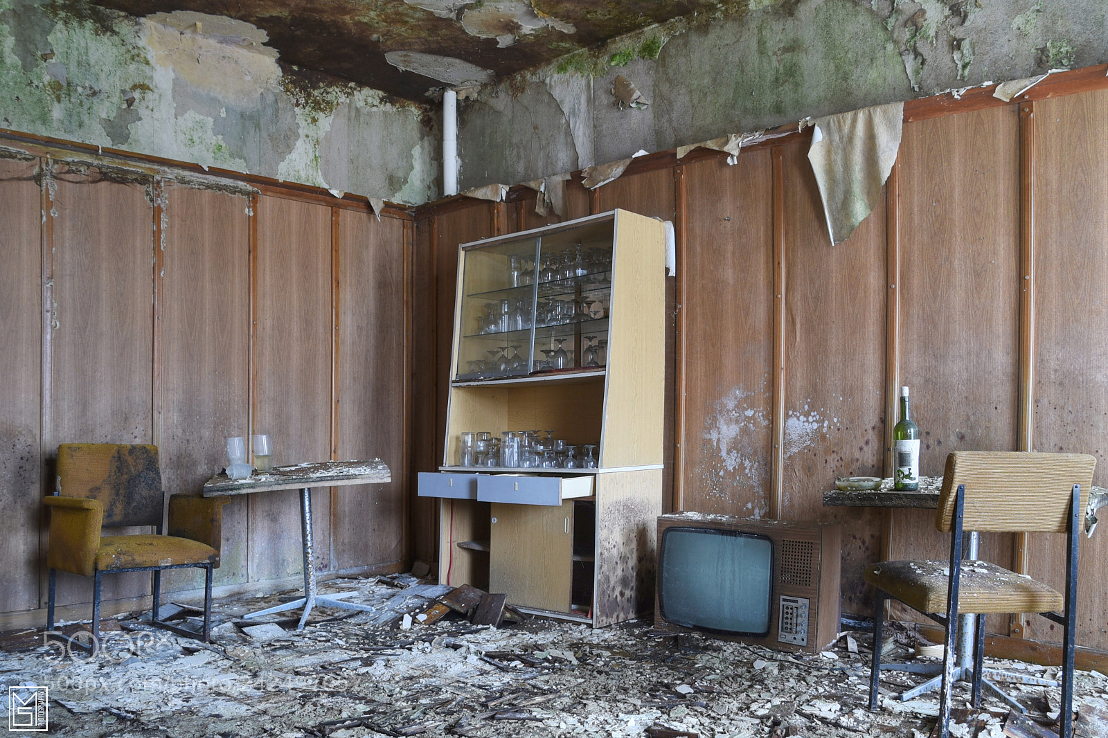 Nikon D750 sample photo. Decay dining room photography