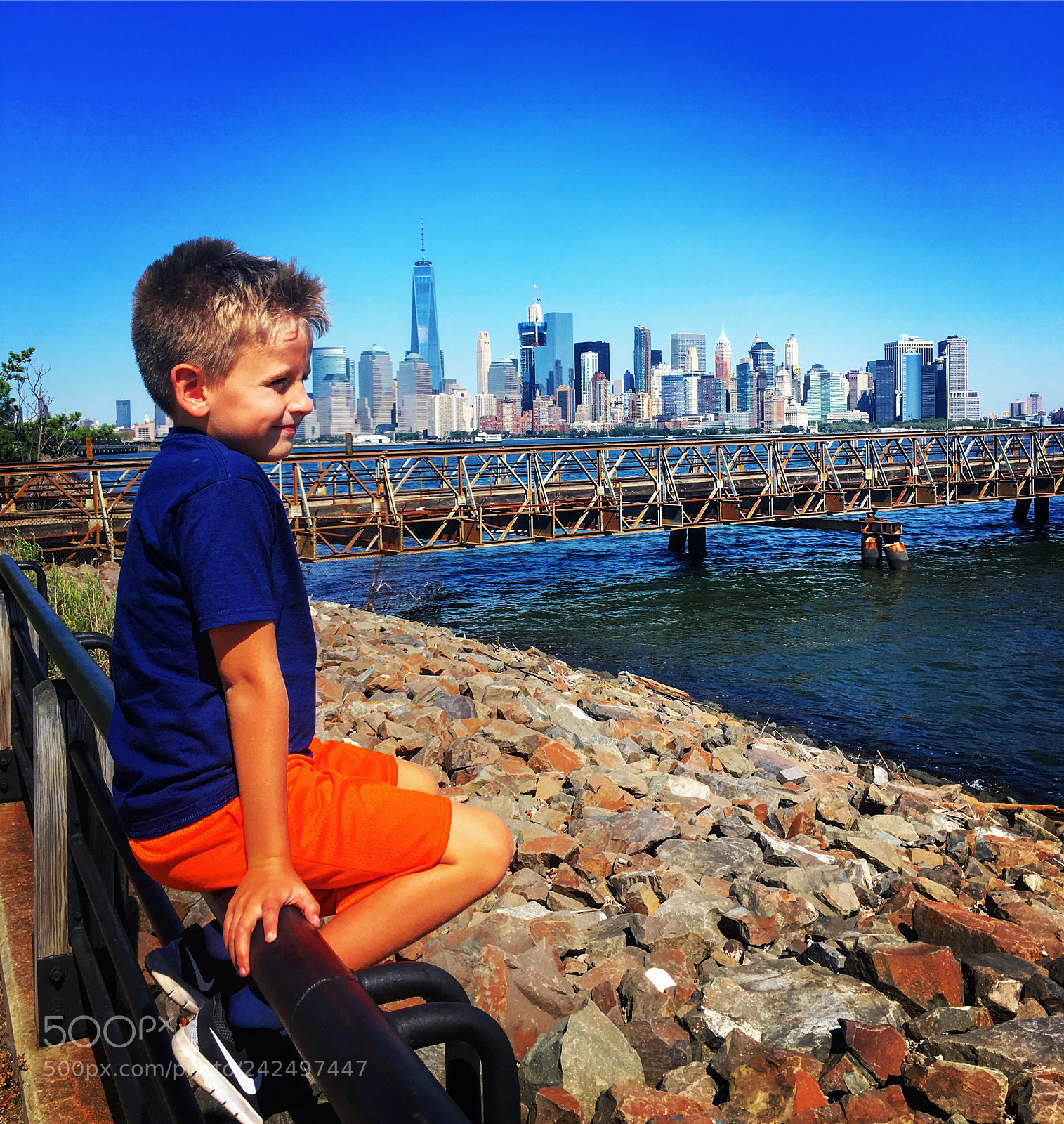 Apple iPhone 6s Plus sample photo. Daydreaming ..nyc photography