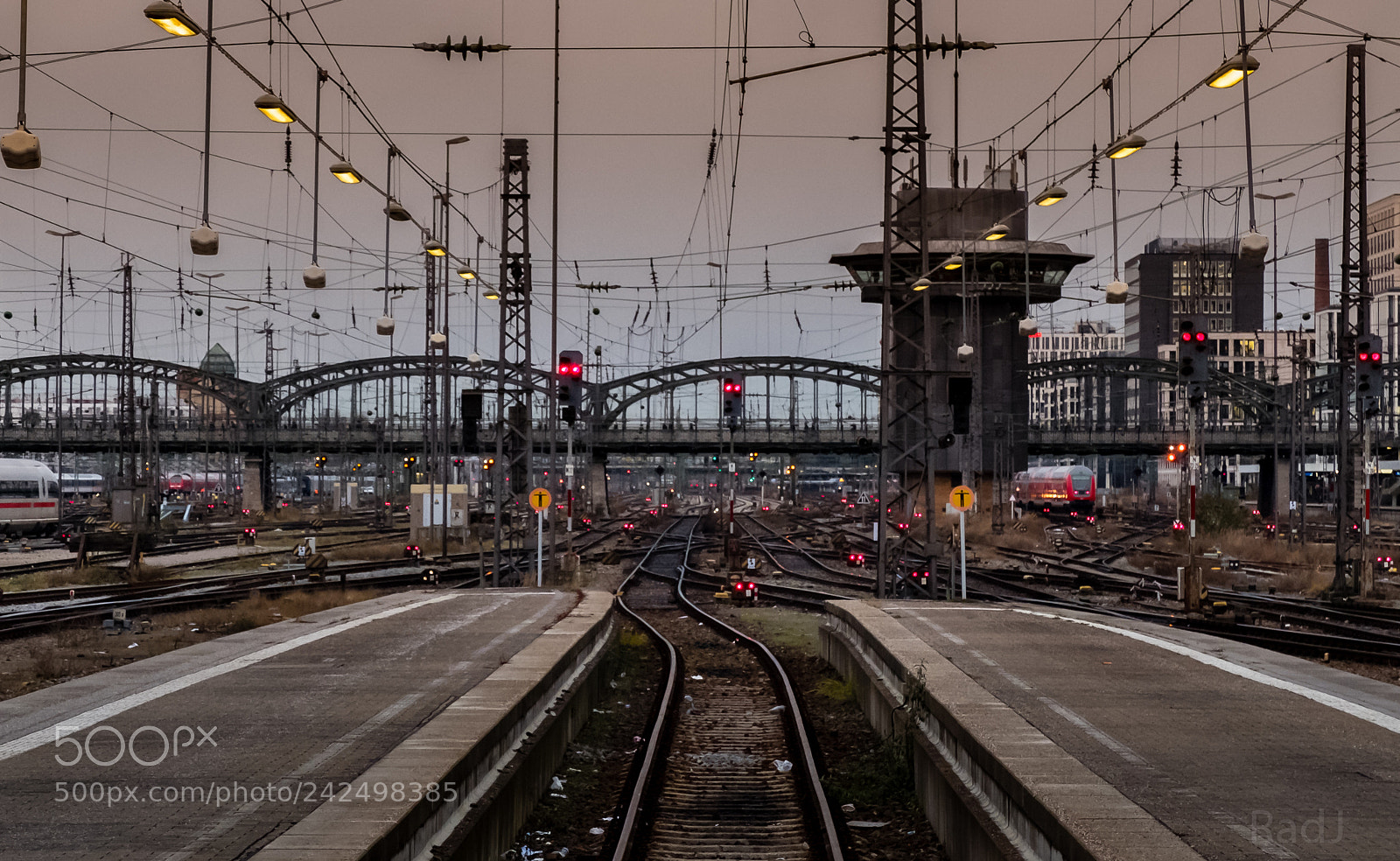 Fujifilm X30 sample photo. Munich train station #2 photography