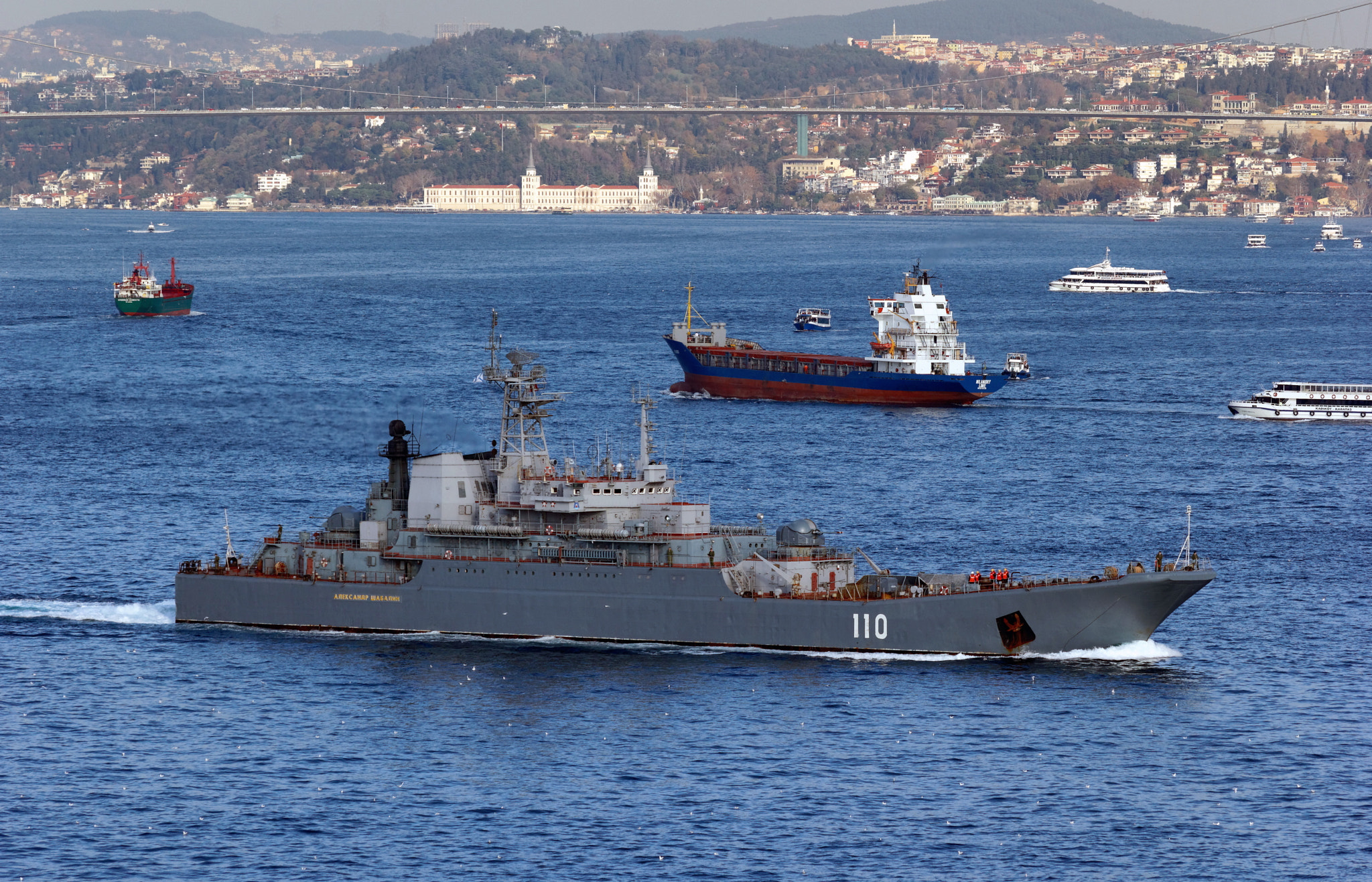 Sigma 50-200mm F4-5.6 DC OS HSM sample photo. Istanbul. large landing ship «aleksandr shabalin» photography