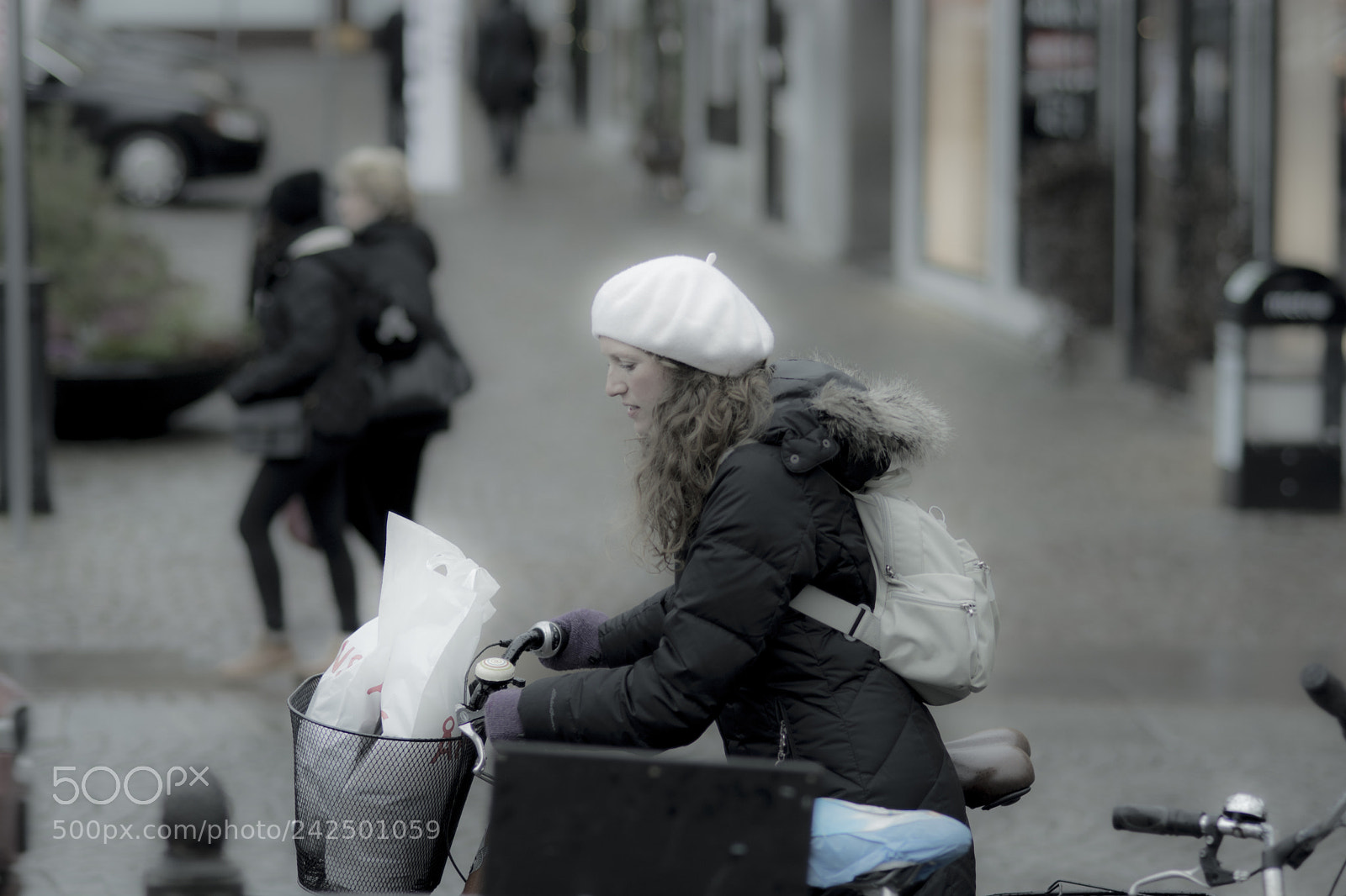 Nikon D7100 sample photo. A lady totaly focused photography