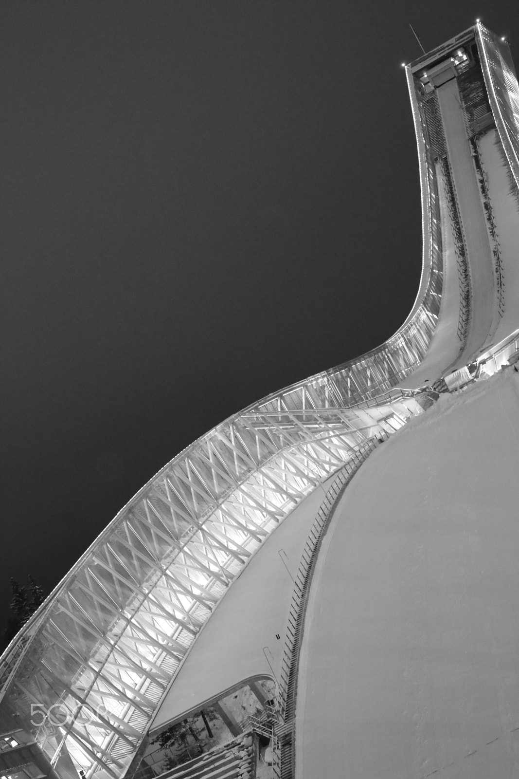 Canon EF 100-400mm F4.5-5.6L IS USM sample photo. Holmenkollen on a winter night ii photography