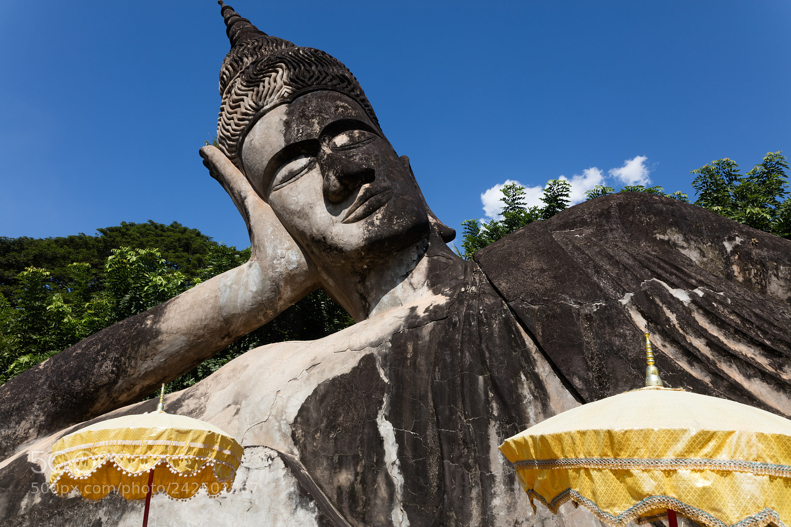 Canon EOS 5DS R sample photo. Wat xieng khuan buddha photography