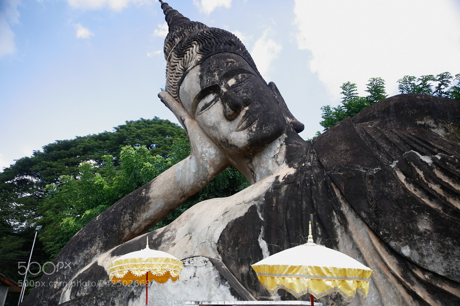 Canon EOS 5DS R sample photo. Wat xieng khuan buddha photography