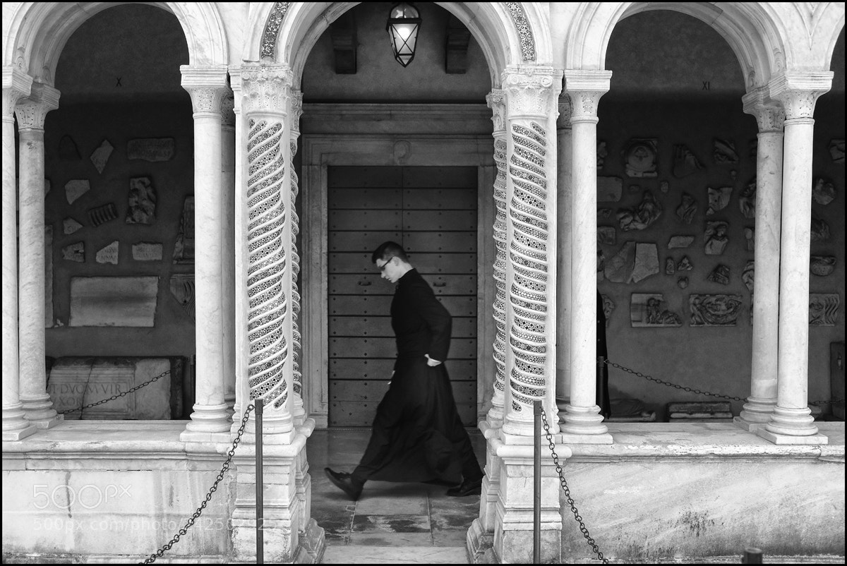 Fujifilm X100F sample photo. The priest's step photography