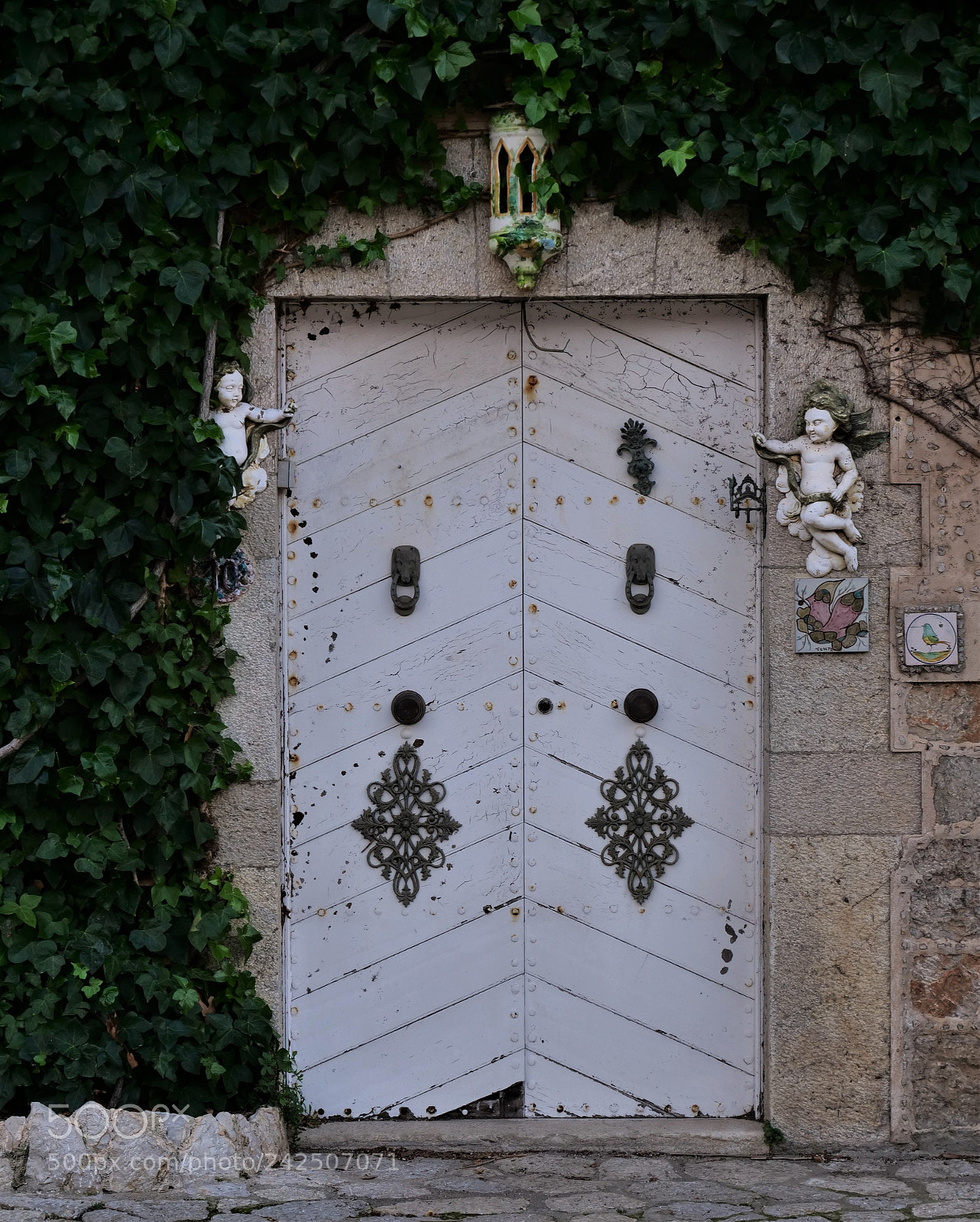 Panasonic Lumix DC-GH5 sample photo. The enchanted door. photography