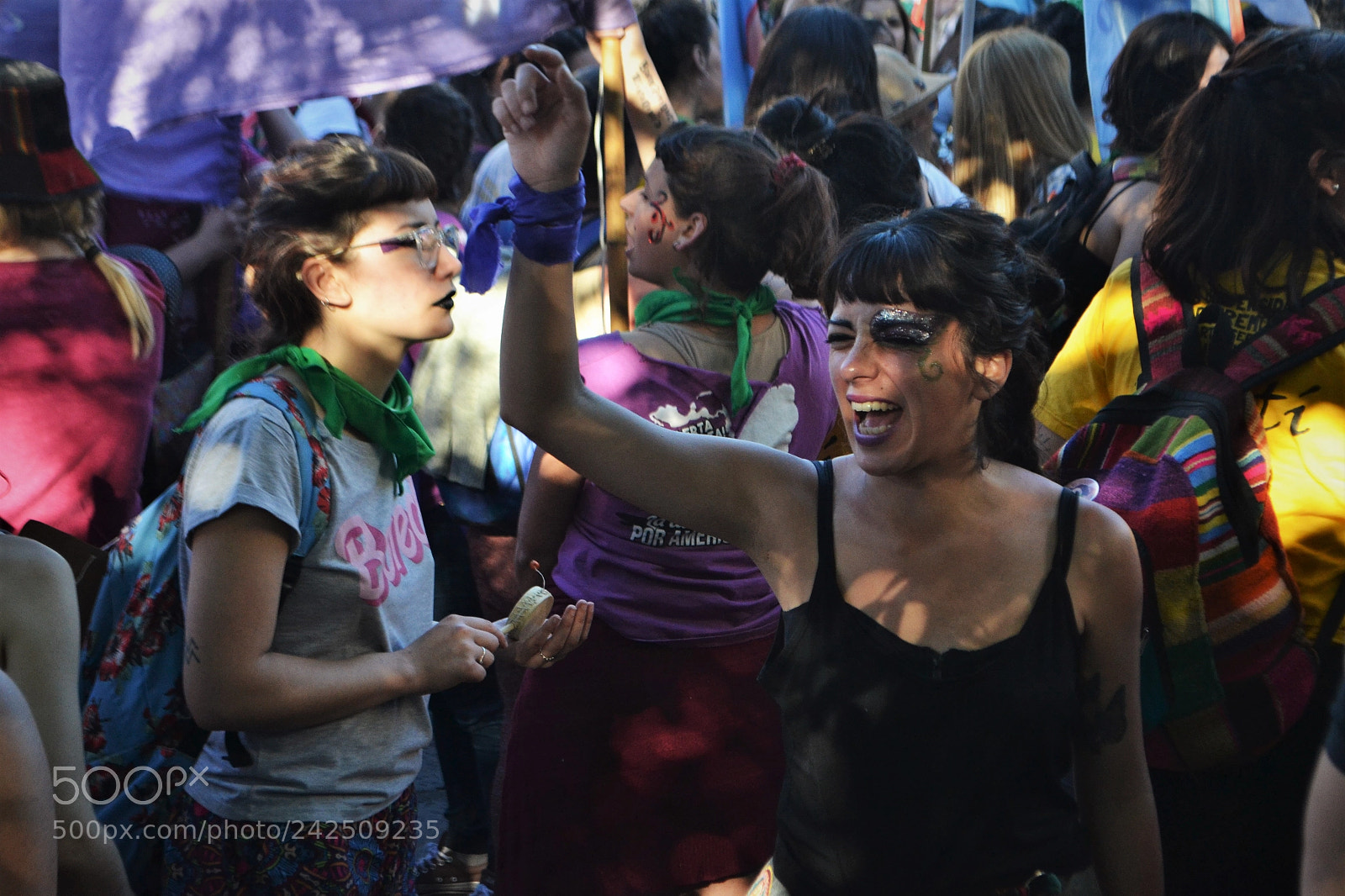 Nikon D3100 sample photo. La lucha, violeta y photography
