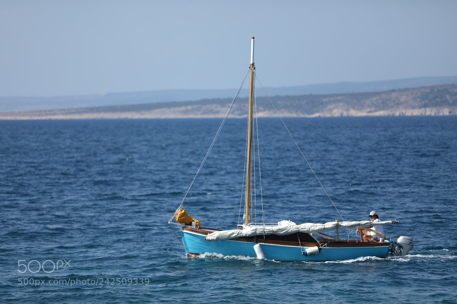 Canon EF 70-200mm F2.8L IS II USM sample photo. Fisherman in a boat photography