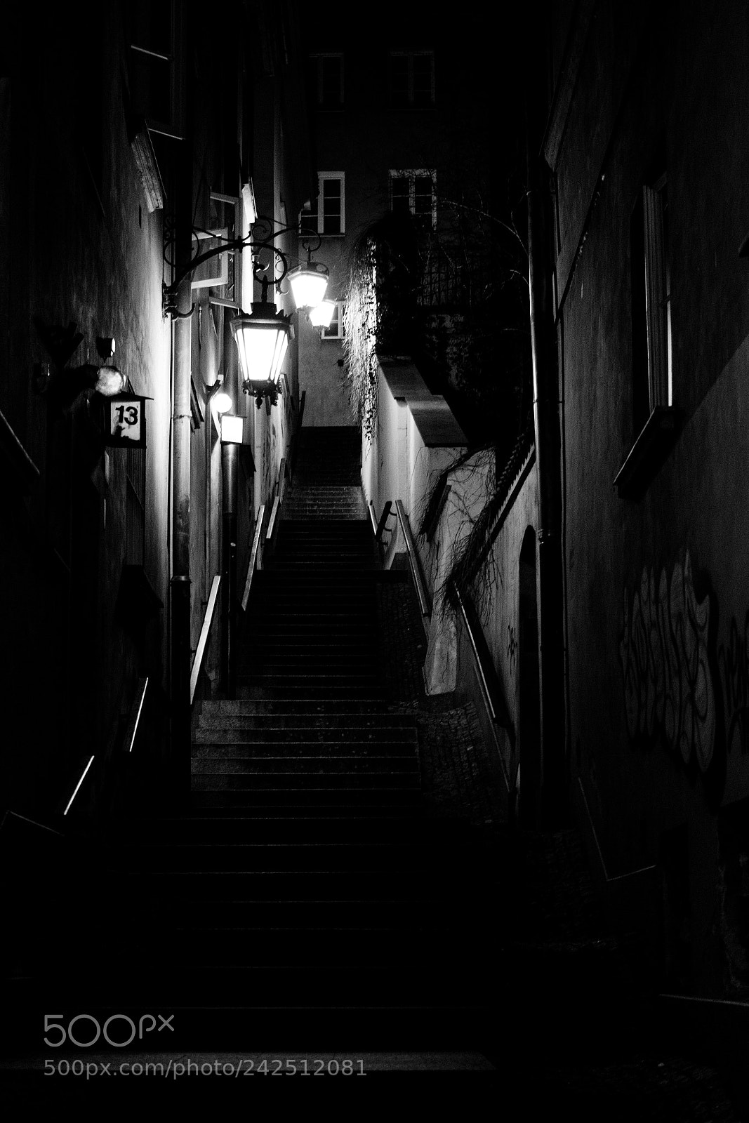 Canon EOS 750D (EOS Rebel T6i / EOS Kiss X8i) sample photo. Dark stairway photography