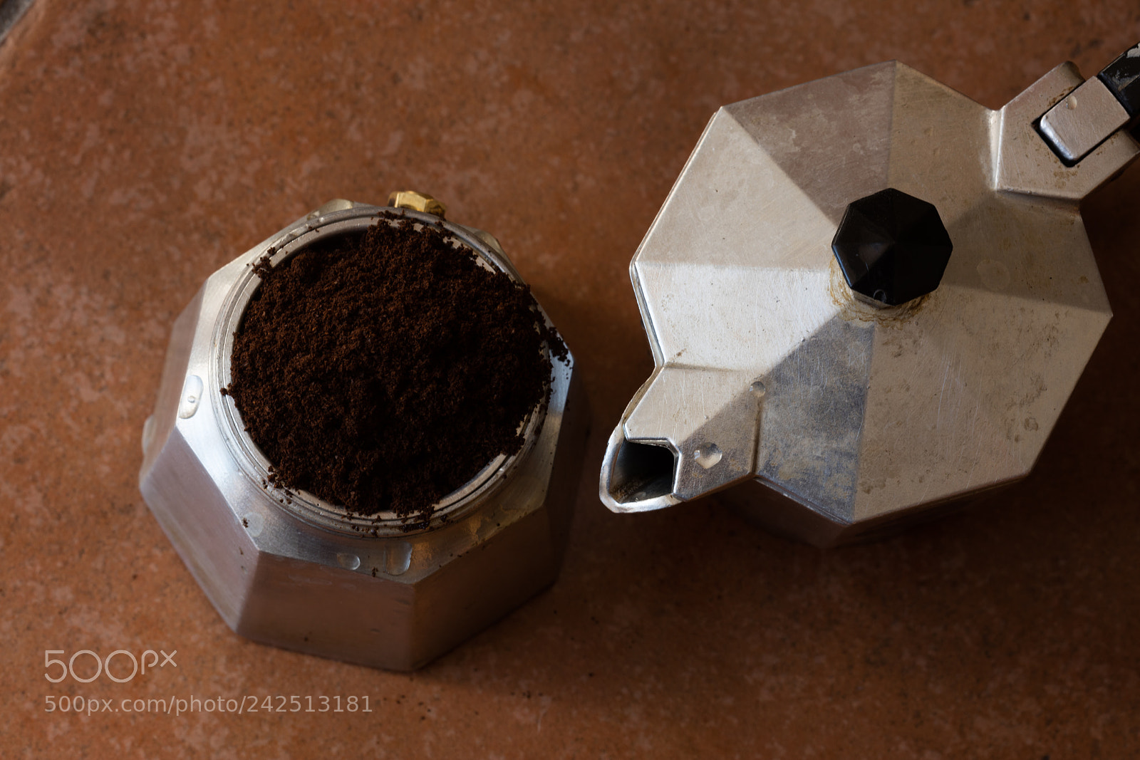 Canon EOS 5DS R sample photo. Coffeepot ln a top photography