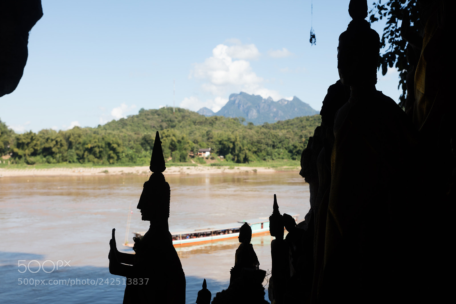 Canon EOS 5DS R sample photo. Pak ou caves photography
