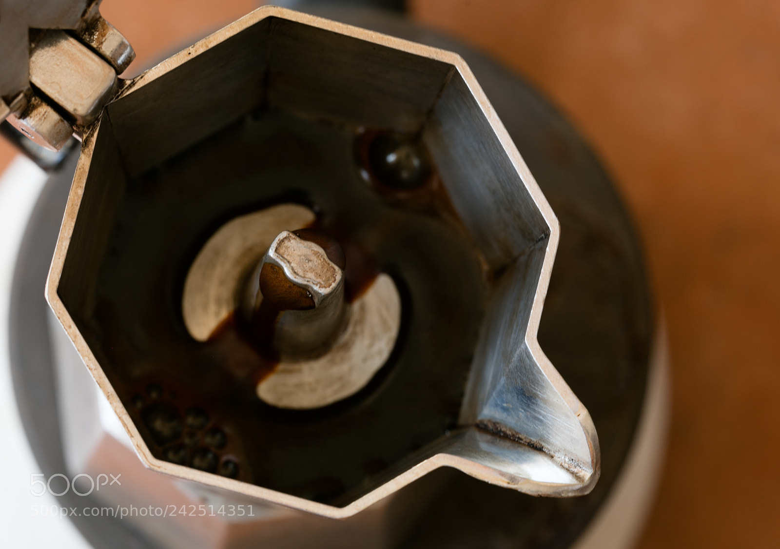 Canon EOS 5DS R sample photo. Coffeepot in a top photography