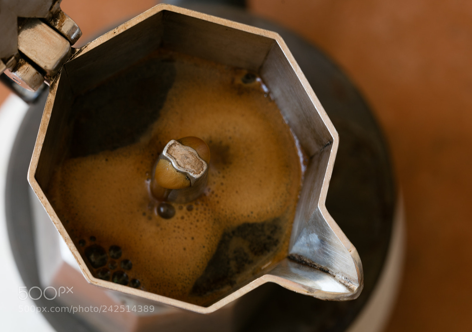 Canon EOS 5DS R sample photo. Coffeepot in a top photography