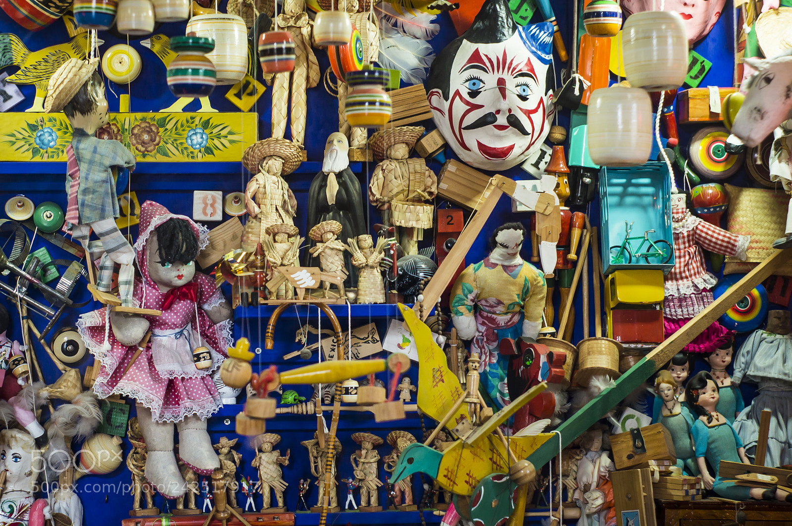 Sony SLT-A57 sample photo. Pick your toy photography