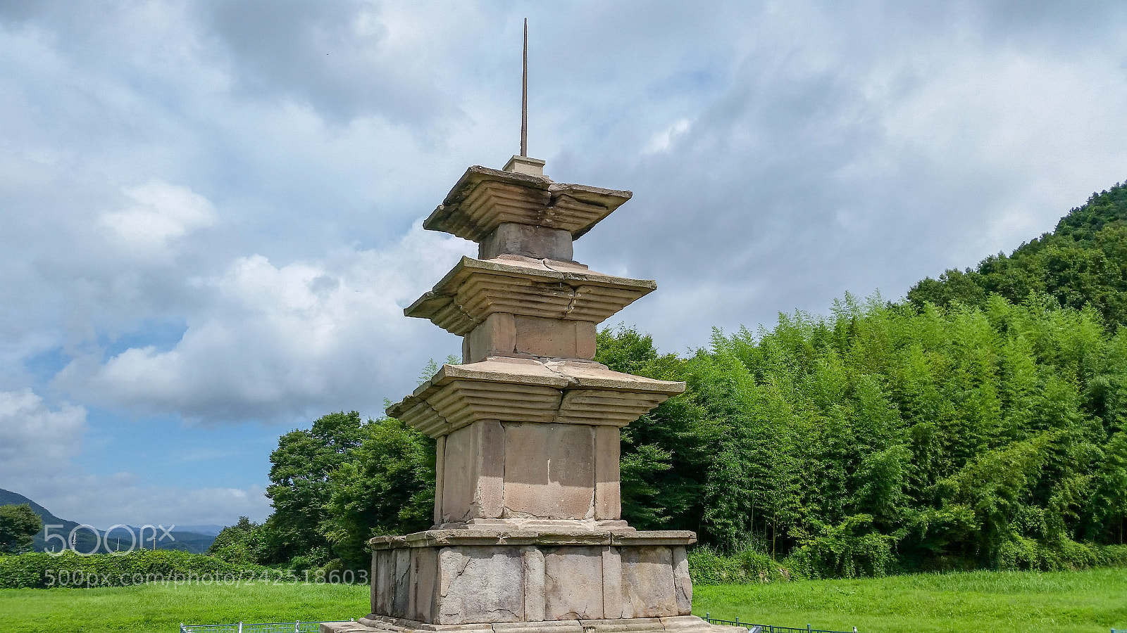 Samsung Galaxy S5 sample photo. Temple pillar photography